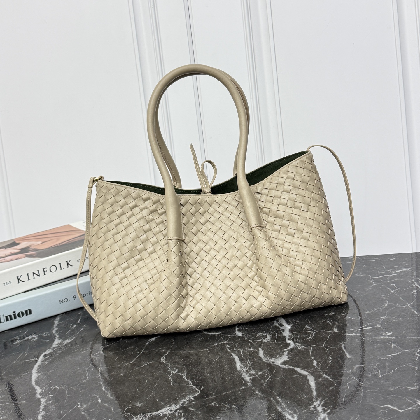 Bottega Veneta Intrecciato Tote Bag Reversible Deerskin Lining