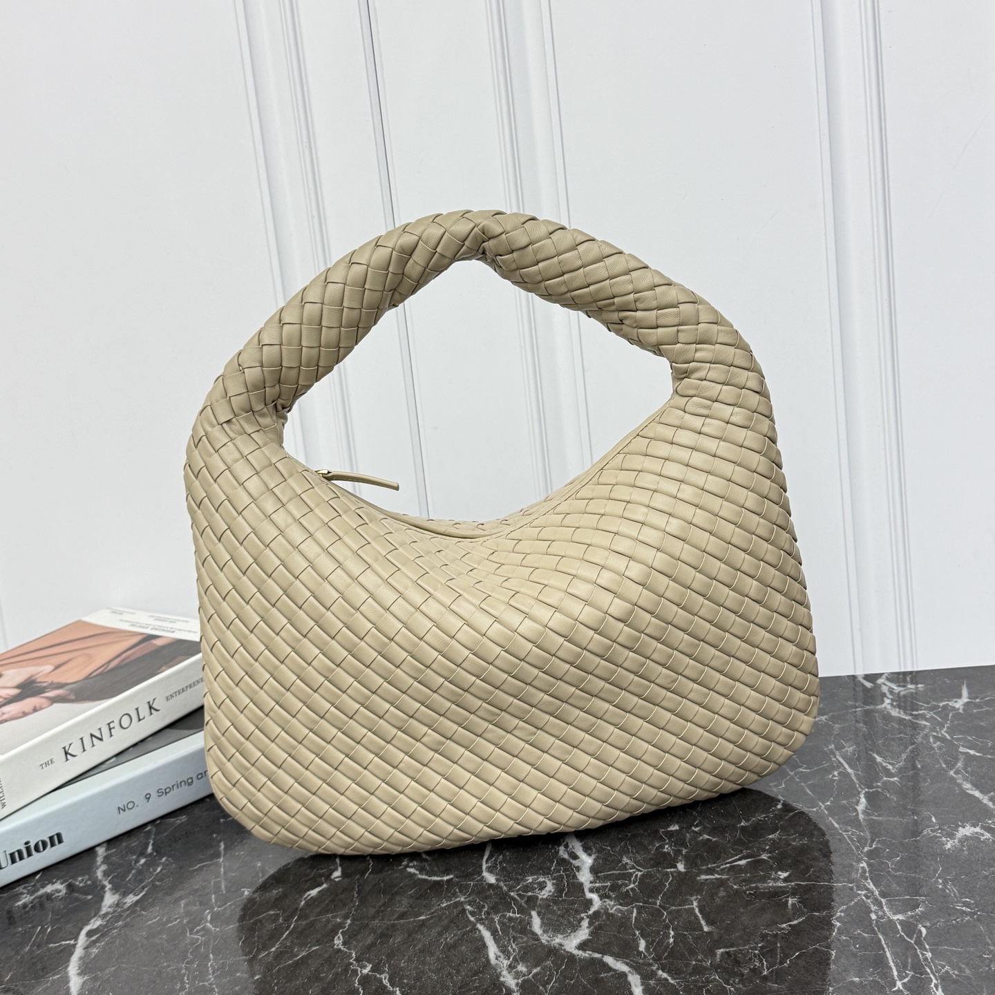 Bottega Veneta Medium Intrecciato Handbag Nappa Lambskin Zip
