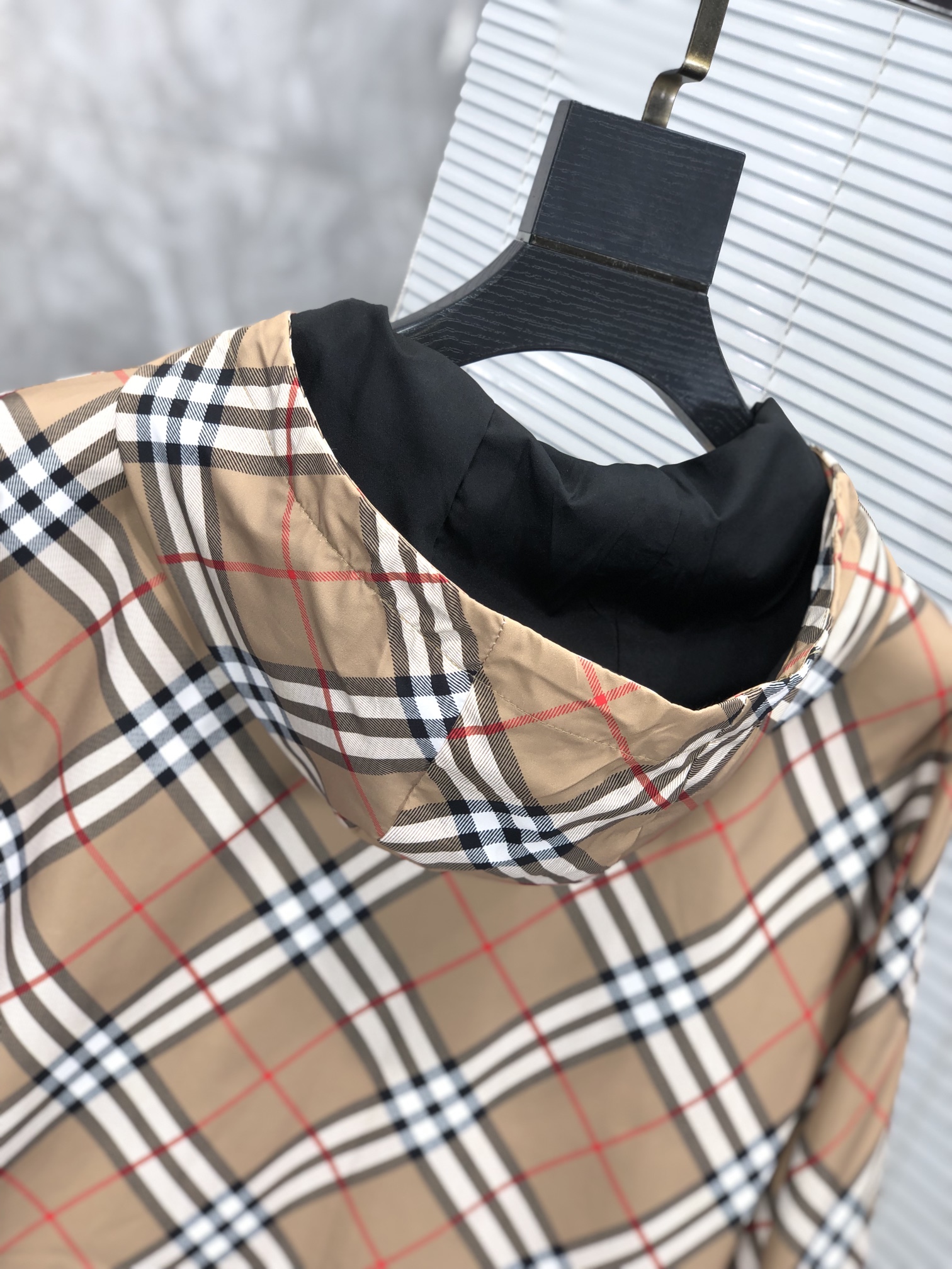 High-quality BURBERRY Hatjacket 2025 Collection in Dark-Simple Style - 图片 9