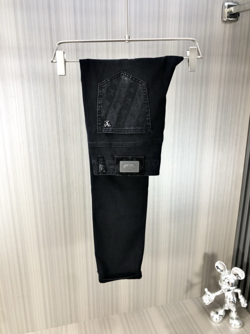 Louis Vuitton Vaqueros Slim Fit Negros con Diseño Monograma para Hombre 1 Louis Vuitton Vaqueros Slim Fit Negros con Diseño Monograma para Hombre