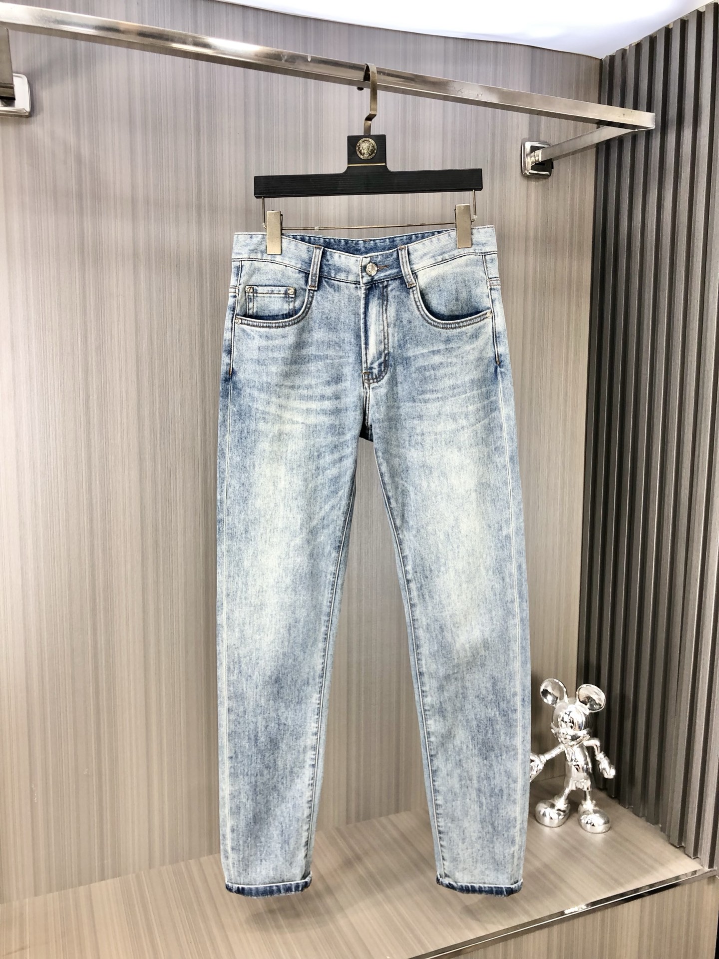 Gucci Men's Light Blue Wash Denim Jeans - Soft, Comfortable & Stylish 4 i1746379398073 6660 0 0