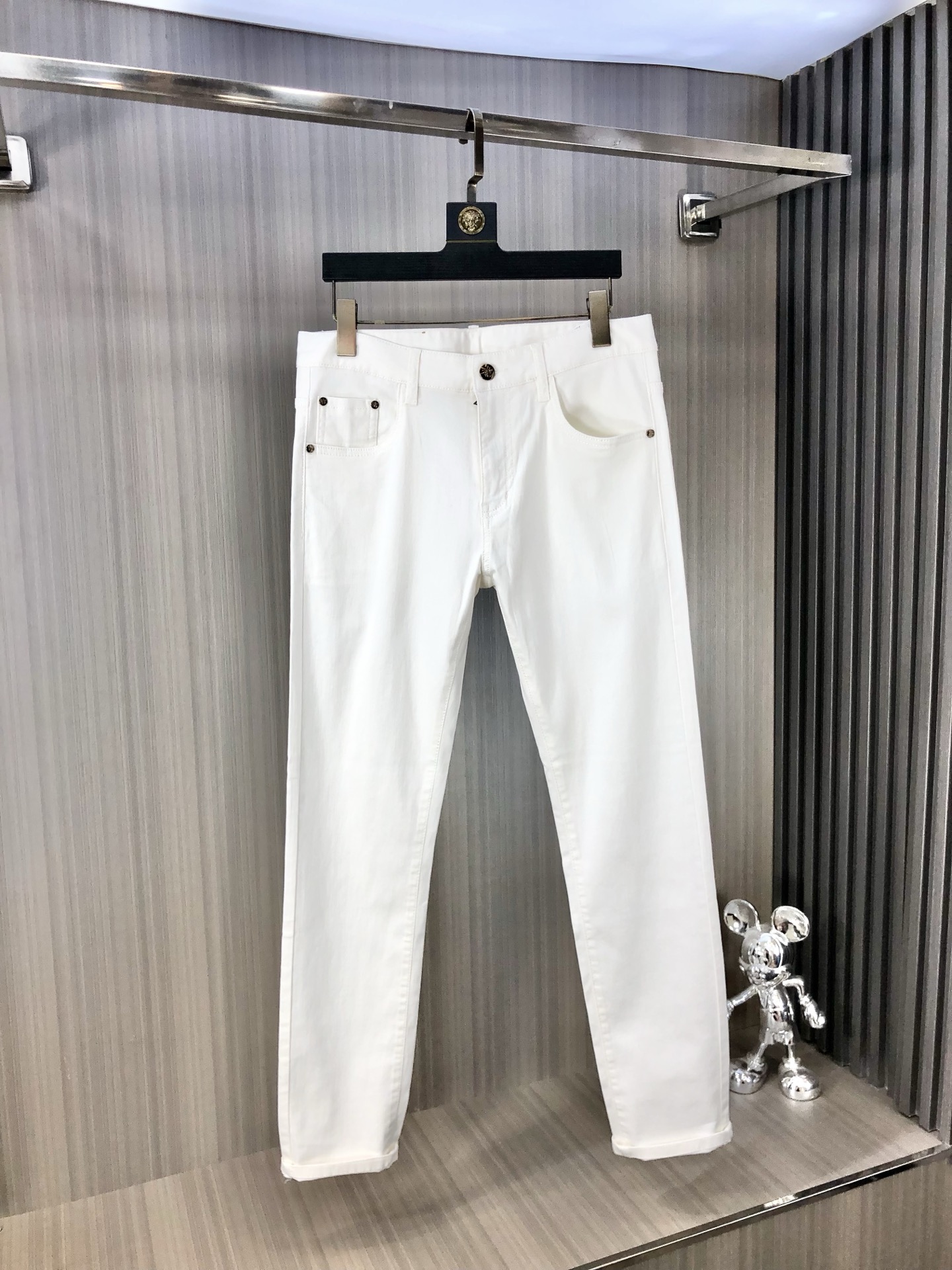 Dior Men's White Jeans - Heavyweight Denim, Soft & Comfortable, Size 29-38 4 i1746379771526 2916 0 0