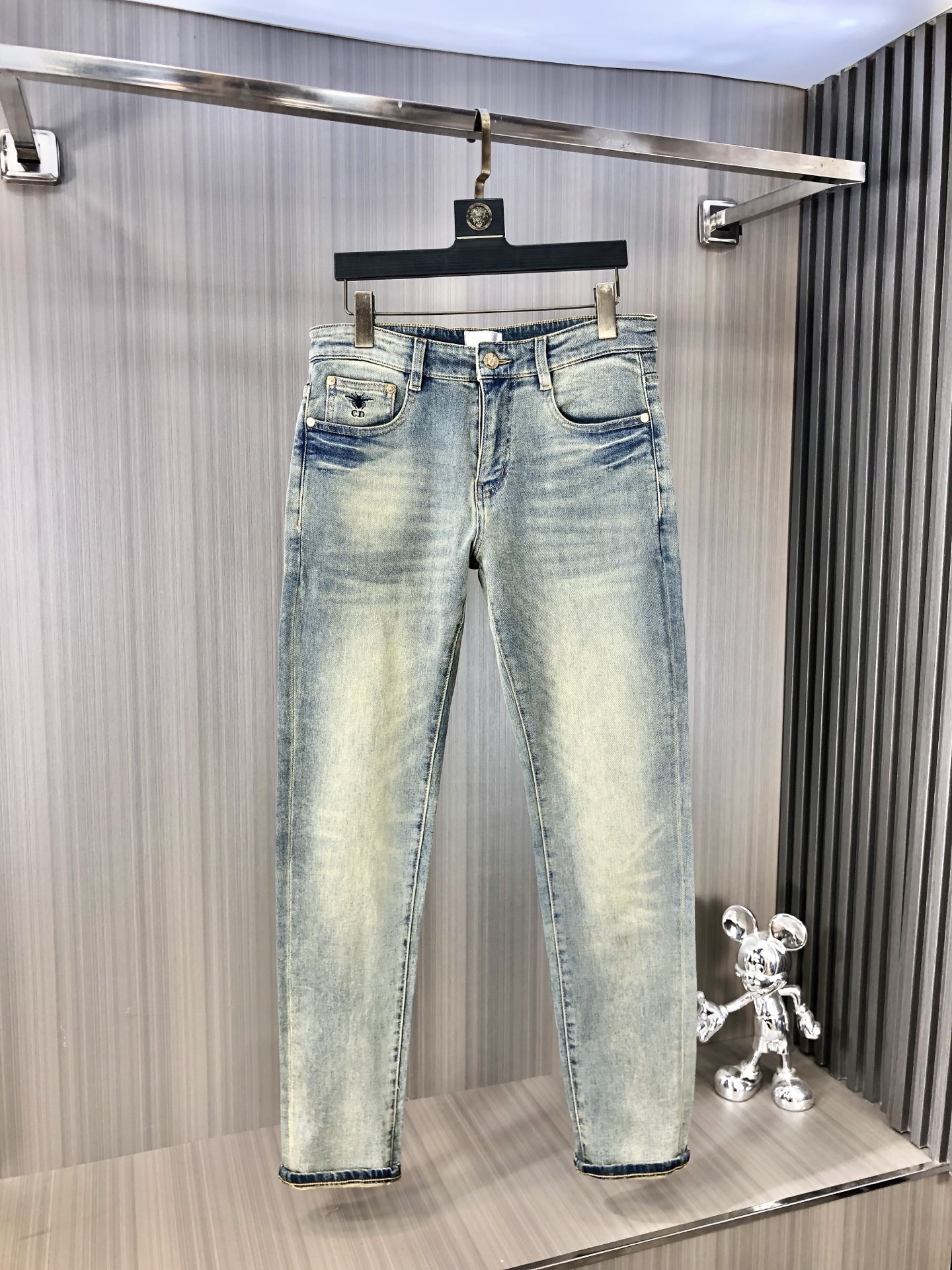 Dior 2025 Spring/Summer Men's Jeans, Heavy-Duty Wash Denim, Soft and Comfortable 4 i1746380008093 4582 0 0
