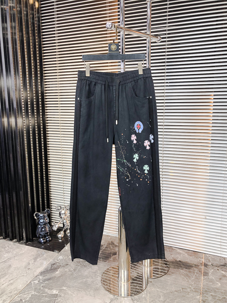 NO:681461,.Chrome Heart. 2025 new autumn and winter casual overalls. Fashionable and casual. Casual version. Micro-elastic fabric. The fabric is comfortable and soft. It breaks the feel of conventional denim fabrics. It is not stuffy and has excellent comfort. It is casual and versatile. It does not deform after long-term washing. The upper body effect is excellent. Generous and elegant tailoring. The design is constantly innovating but always maintains a noble and elegant style and taste. It interprets fashionable charm. Fashionable and casual products. Counter size 29-36,,chrome hearts,19860909.克罗心.2025秋冬季新款休闲工装裤 时尚休闲 休闲版型 微弹力面料 面料舒适柔软,突破常规牛仔的面料手感,不闷热,舒适感极佳.随意百搭 久洗不变形 上身效果极佳.大方优雅的剪裁,设计不断创新却始终保持着高贵优雅的风格和品位 演绎时尚魅惑 时尚休闲佳品 专柜码数29-36,,chrome hearts,,Men's clothing