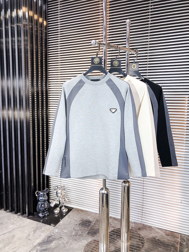 NO:681529,.Prada.2025 autumn and winter new letter logo knitted cotton sweatshirt T-shirt channel boutique!  Urban series products, made with letter logo elements that are highly luxurious, a must-have style for high-end temperament types, a single product with a strong sense of style and charm!  The original customized imported double-sided water-soluble cotton fabric has a comfortable hand feel, the embroidered letter design effect is quite exquisite, fashionable, classic and versatile!  Size M—XXXL. M wears 175/130 pounds, prada, hoodie, sweatshirts, tees, t-shirt,19860909.普拉达.2025秋冬新款字母logo针织棉卫衣T恤 渠道精品！都市系列产物,奢华程度满分的字母logo元素打造,高端气质型必入的极品款式,一款极具腔调感与魅力的单品！ 原版定制进口双面水溶棉面料,手感舒适,刺绣字母设计效果相当精致,时尚经典百搭！ 尺码M—XXXL.m穿175/130斤,,prada,hoodie,sweatshirts,tees，t-shirt,,Men's clothing