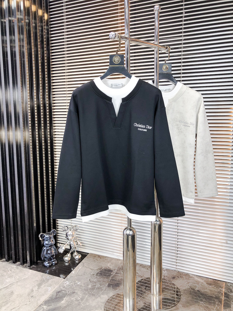 NO:681543,.Dior.2025 new autumn and winter letter logo knitted cotton sweatshirt T-shirt channel boutique!  Urban series products, made with letter logo elements that are highly luxurious, a must-have style for high-end temperament types, a single product with a strong sense of style and charm!  The original customized imported double-sided water-soluble cotton fabric has a comfortable hand feel, the embroidered letter design effect is quite exquisite, fashionable, classic and versatile!  Size M—XXXL. M wears 175/130 pounds, dior, hoodie, sweatshirts, tees, t-shirt,19860909.Dior.2025秋冬新款字母logo针织棉卫衣T恤 渠道精品！都市系列产物,奢华程度满分的字母logo元素打造,高端气质型必入的极品款式,一款极具腔调感与魅力的单品！ 原版定制进口双面水溶棉面料,手感舒适,刺绣字母设计效果相当精致,时尚经典百搭！ 尺码M—XXXL.m穿175/130斤,,dior,hoodie,sweatshirts,tees，t-shirt,,Men's clothing