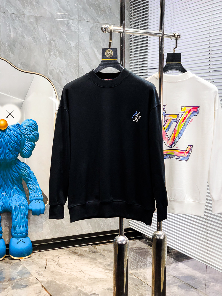 NO:759031,..Lv. Wear 200 pounds. 2026 early spring new style!  New men's original casual pullover sweatshirt. Customized original fabric. D feels soft and delicate. It is skin-friendly, comfortable and breathable. The fabric texture and comfort are at its peak. Overweight classic logo pattern design. The factory makes fine and versatile casual clothes. The upper body is very good. Men's must-have items. Sizes M-3XL. m wears 175/130,, louis vuitton, hoodie, sweatshirts,19860909..Lv.穿200斤.2026早春新款！新款男士原单休闲套头卫衣 定制原版面料 D手感柔软细腻 穿着亲肤舒适透气 面料质感与舒适度达到登峰造极 超重经典logo图案设计 代工厂精细做百搭休闲 上身非常赞 男士必备单品 尺码M-3XL m穿175/130,,louis vuitton,hoodie,sweatshirts,,Men's clothing