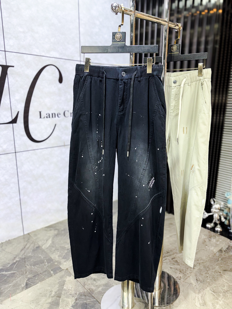 NO:743795,.Lv.26 new spring and summer counter products are on the market at the same time. Original order high-quality fashionable casual jeans. Super versatile. Exclusively customized fabrics, soft and delicate feel, comfortable next to the body, and super stylish on the upper body! The latest hardware accessories from the original custom shop. Super beautiful shape, long upper body and slender legs. The lining and wiring are impeccable. It can be attended to any occasion. Once again, the fabric is very, very classy! Code number 29-36,,louis vuitton,jeans,19860909.Lv.26年春夏专柜新品同步上市.原单订制高品质时尚休闲牛仔裤.超级百搭款.独家定制面料,手感细腻柔软,贴身舒适,上身超有型！原版定制专柜最新五金辅料.超靓版型、上身显腿修长,內里,走线都无可挑剔,任何场合都可出席,再次强调面料非常非常显档次！码数29-36,,louis vuitton,jeans,,Men's clothing