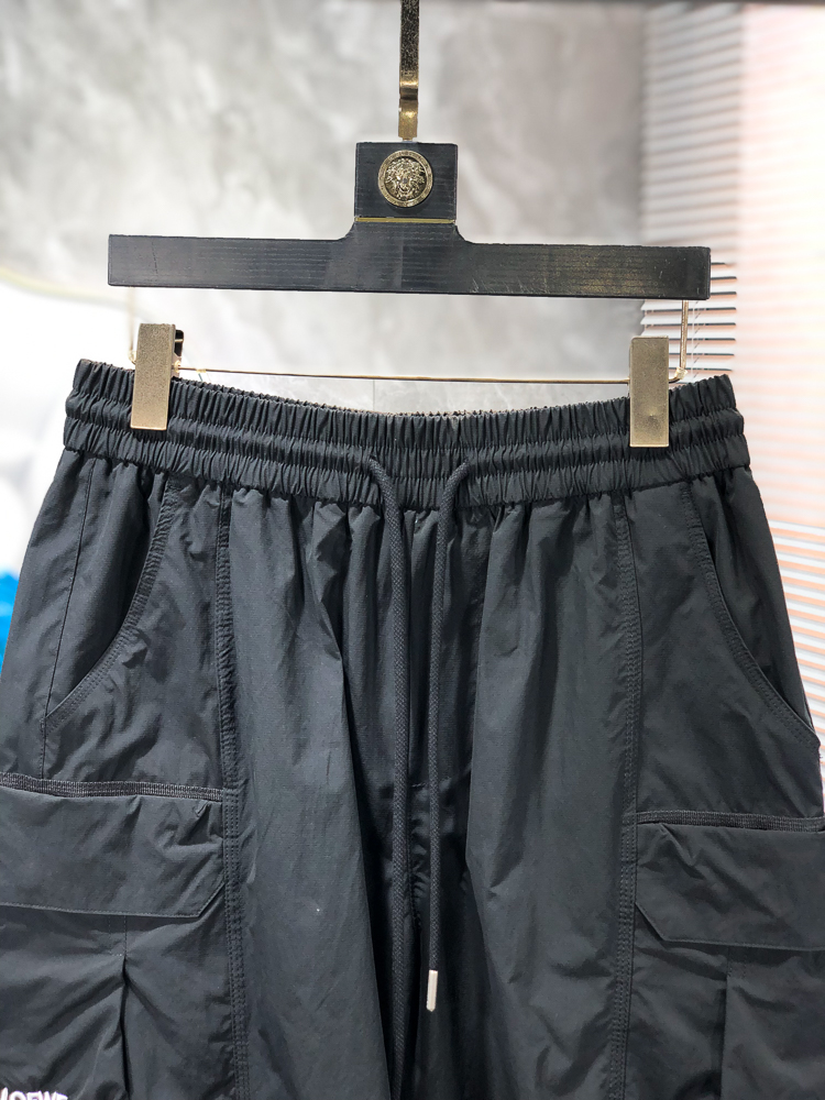 罗意威。🉑️穿200斤。2026春夏新款休闲工装裤 时尚休闲 内胆采用网眼面料。休闲版型 微弹力面料 面