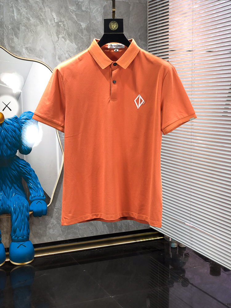 Dior。 26春夏新款男士标识Polo衫，延续经典老钱枫休闲翻领POLO恤.该款Polo衫采用原版专柜
