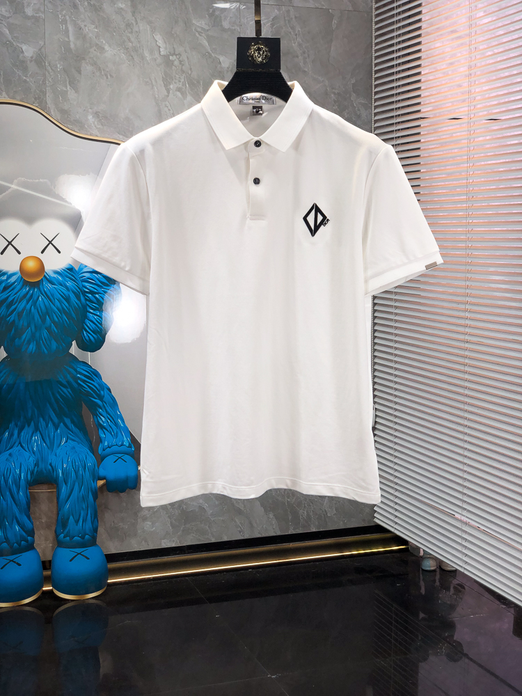 Dior。26春夏新款男士标识Polo衫，延续经典老钱枫休闲翻领POLO恤.该款Polo衫采用原版专柜面