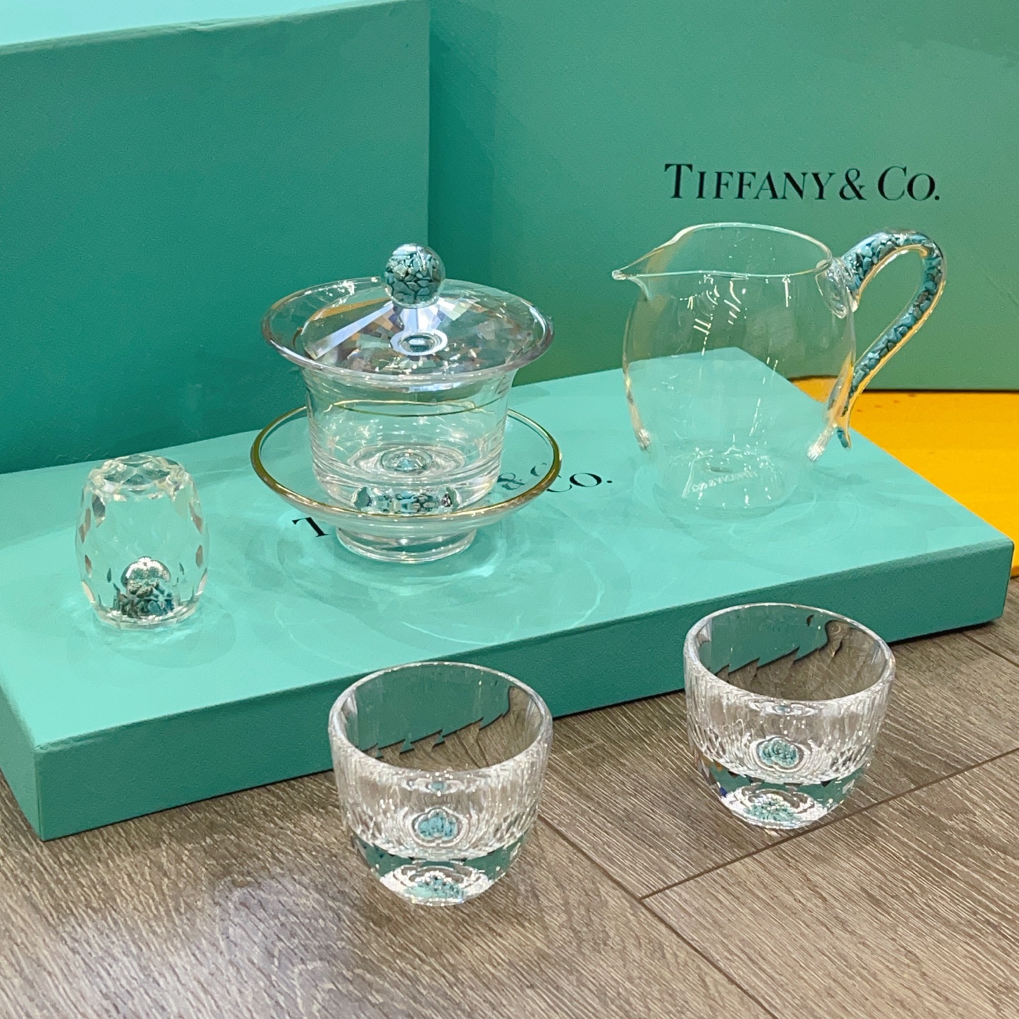 Service à thé Tiffany & Co. en verre turquoise, luxe et élégance