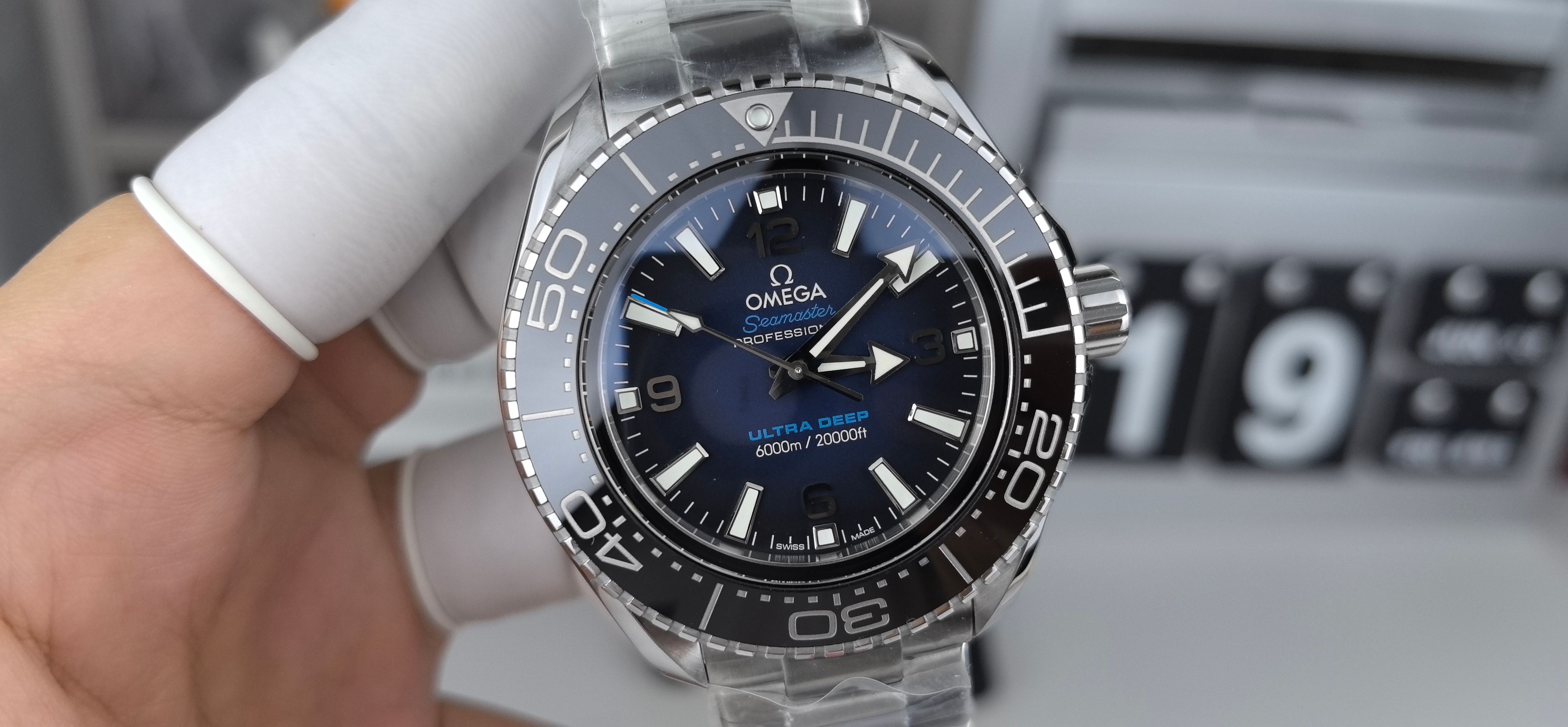 NO:391529,VR Seahorse Neptune 0 meters deep sea gradient blue,19860909VR海马海王0米深海渐变蓝,,Watch