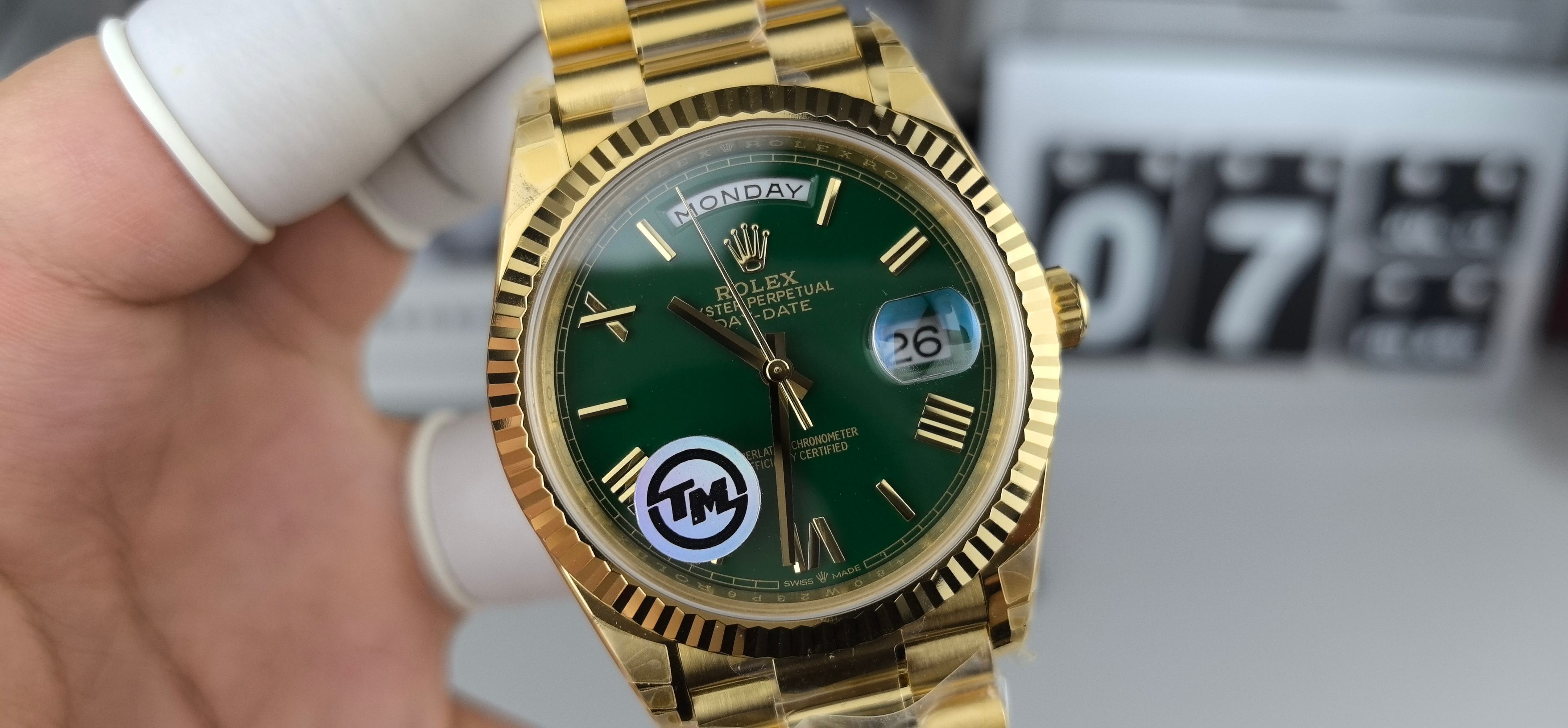 NO:389802,TM40 gambling table green DD counterweight movement,19860909TM40赌桌绿DD配重克机芯,,Watch