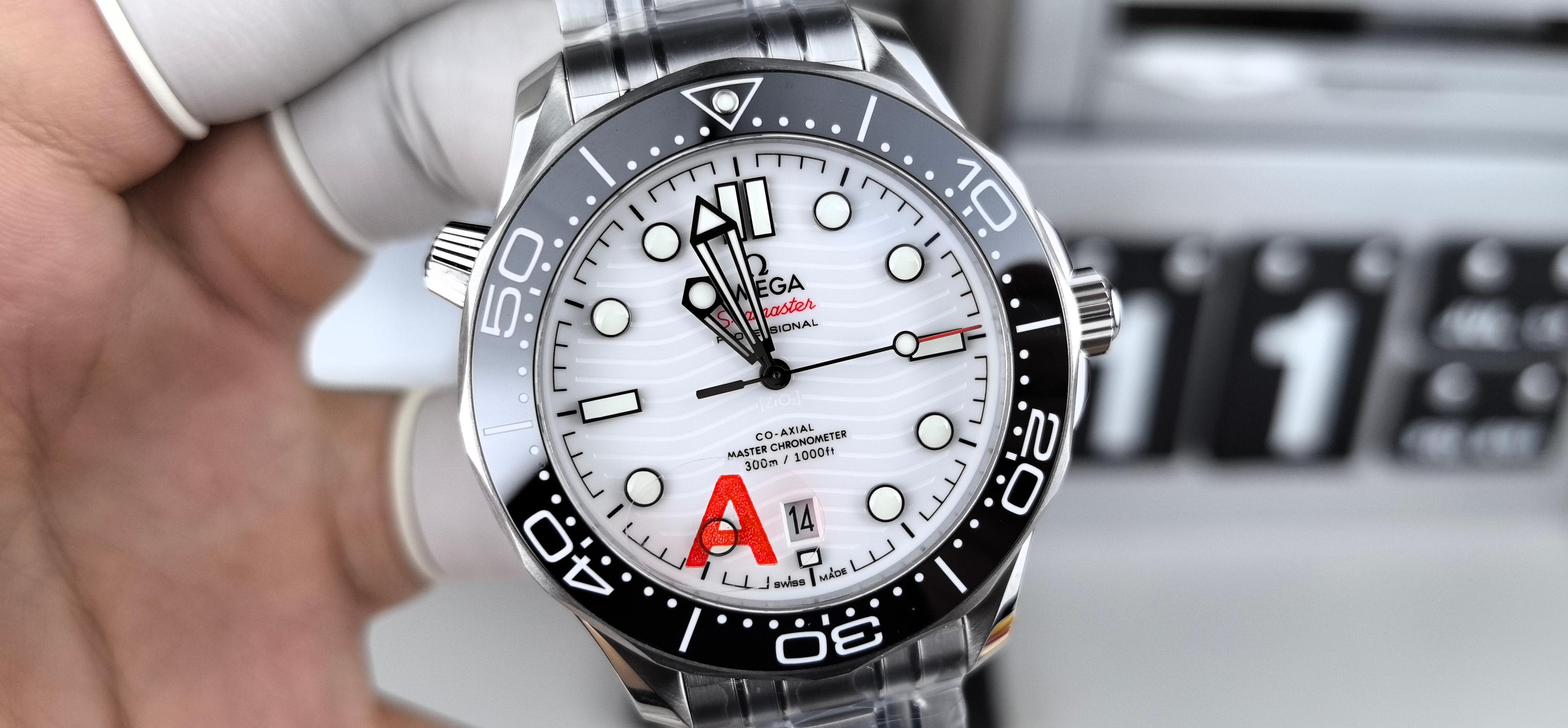 NO:389858,VS Haima White Panda All-in-One V4 Edition,19860909VS海马白熊猫一体机V4版,,Watch