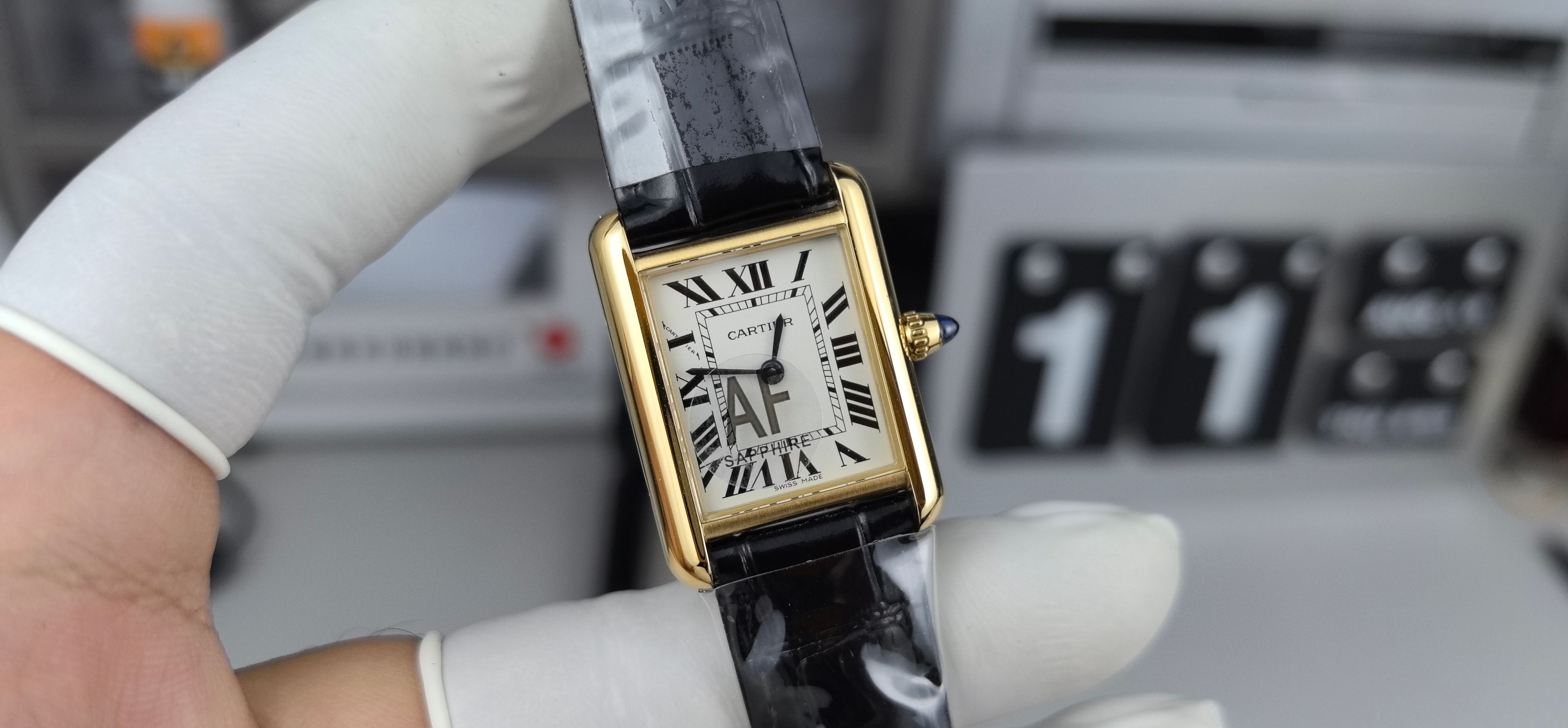 NO:384462,AF small tank must gold black egg, gold19860909AF小号坦克must黄金黑皮蛋,,gold,Watch