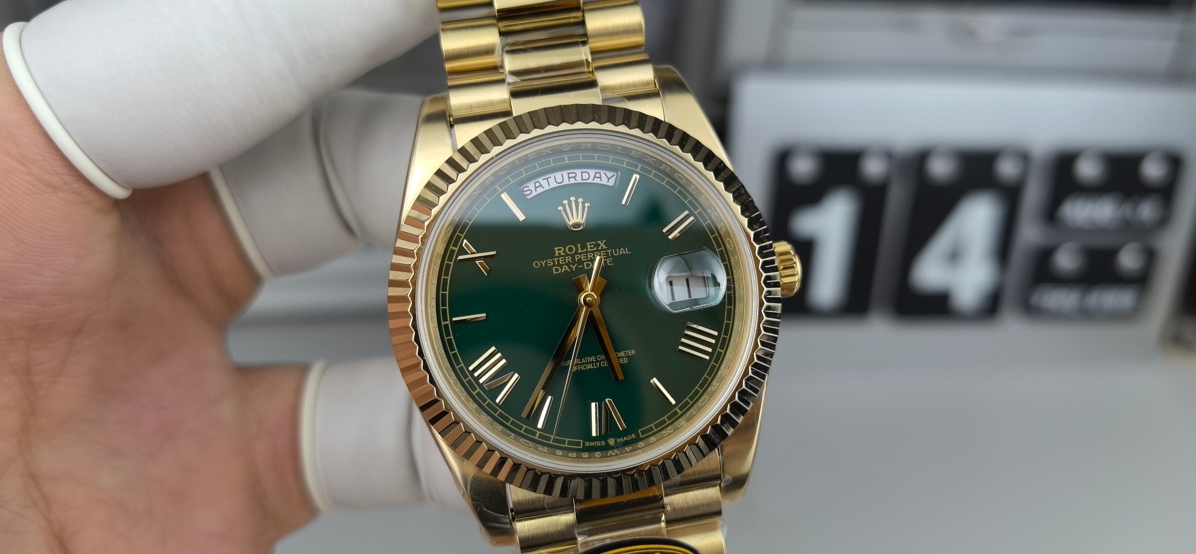 NO:384437,CBD40 counterweight v9 original gambling table green log,19860909CBD40配重克v9原装克重赌桌绿面日志,,Watch