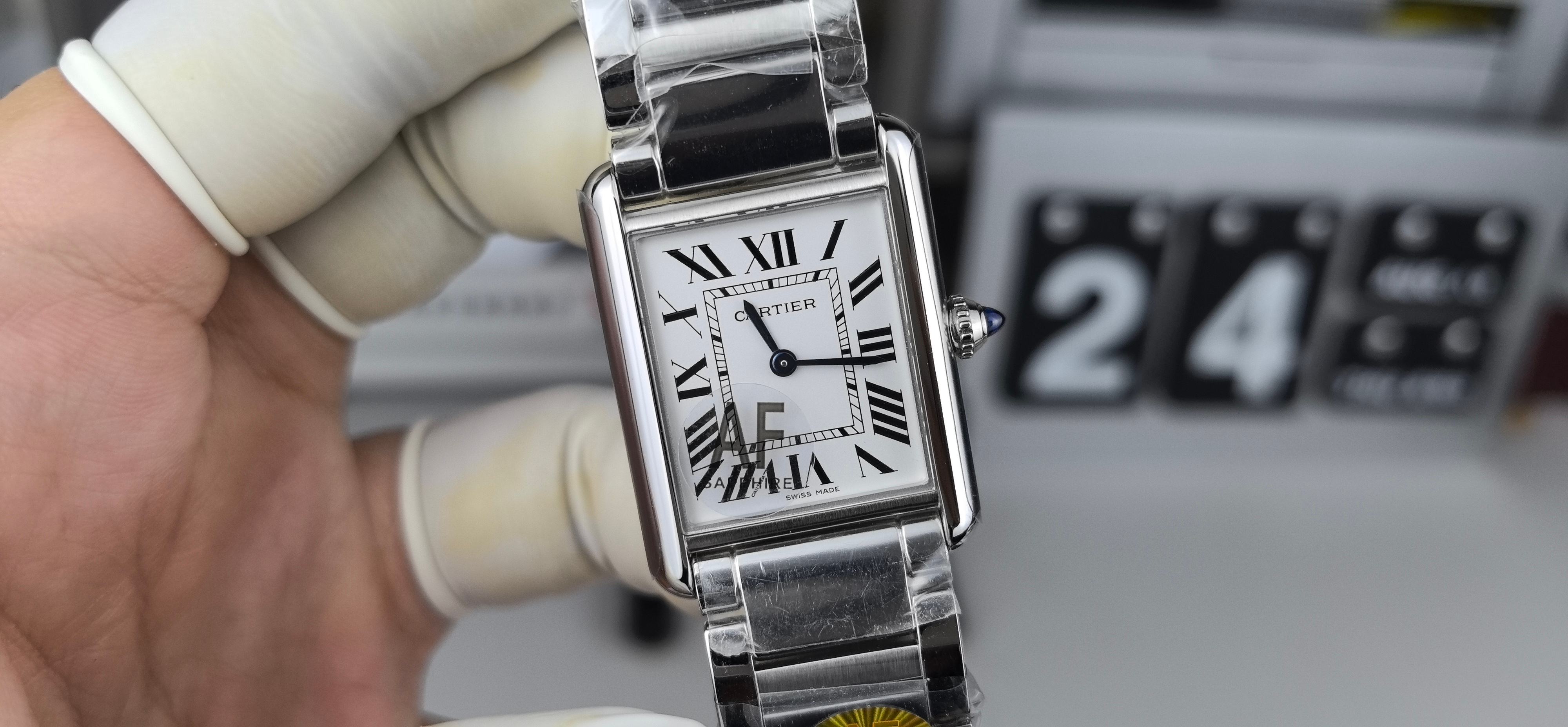 NO:385999,AF women's large tank quartz quick disassembly steel belt,19860909AF女款大号坦克石英快拆钢带,,Watch