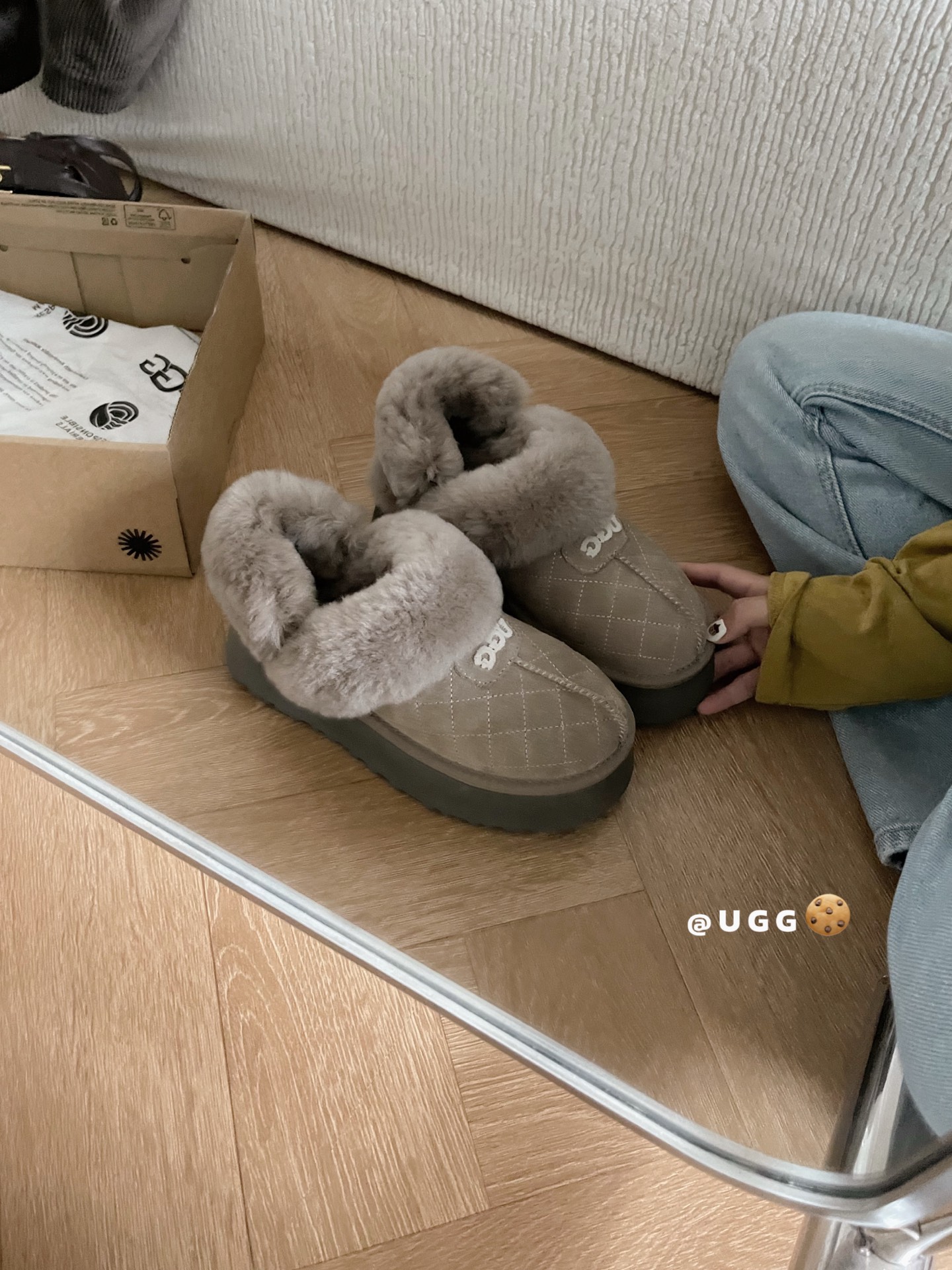 𝐔.𝐠𝐠 三穿刺绣面包拖 🍞一鞋多穿噢 🧸两副替换带子Col：栗色 /沙色/巴旦木/咖色Size：35-
