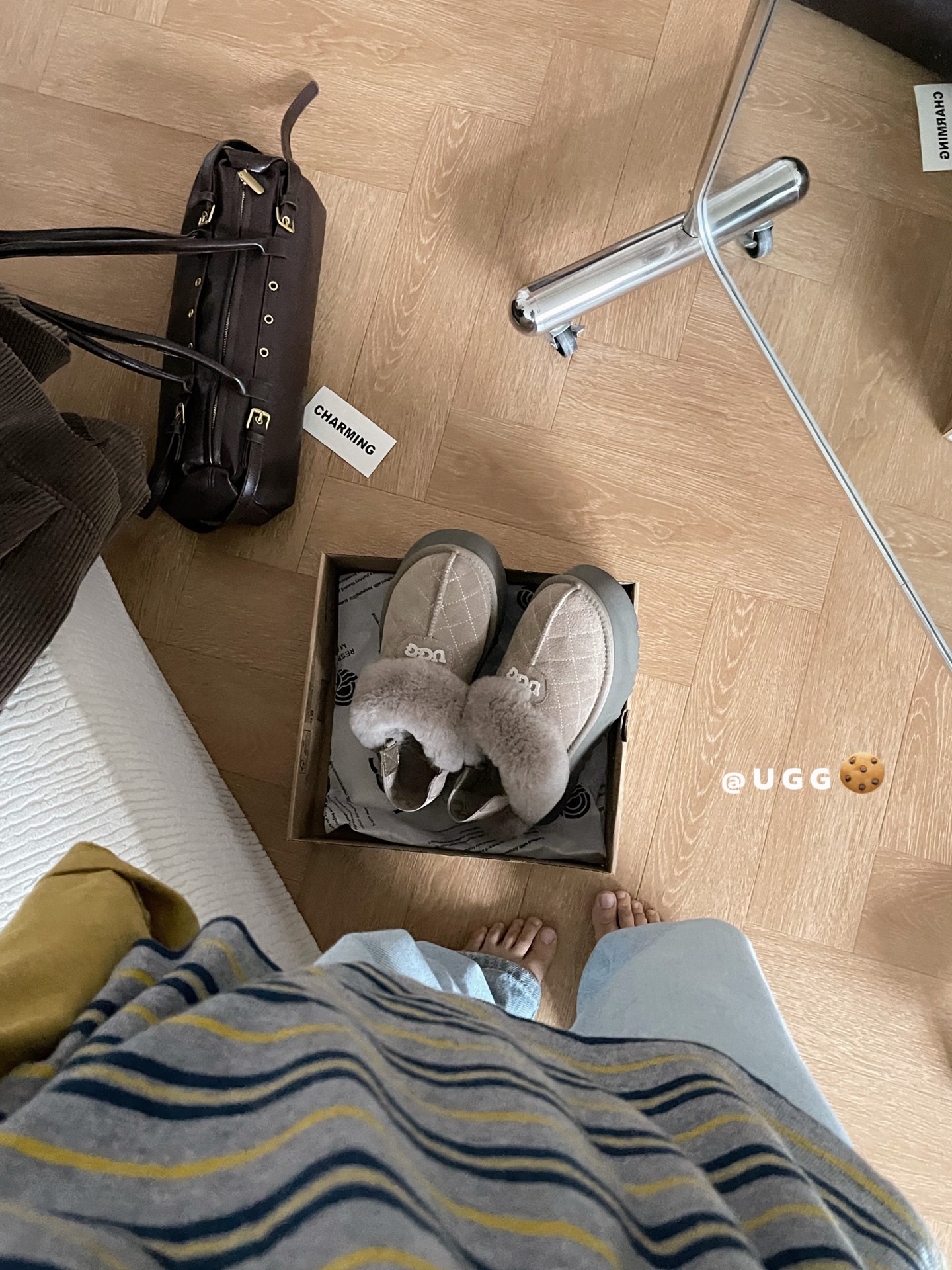 𝐔.𝐠𝐠 三穿刺绣面包拖 🍞一鞋多穿噢 🧸两副替换带子Col：栗色 /沙色/巴旦木/咖色Size：35-