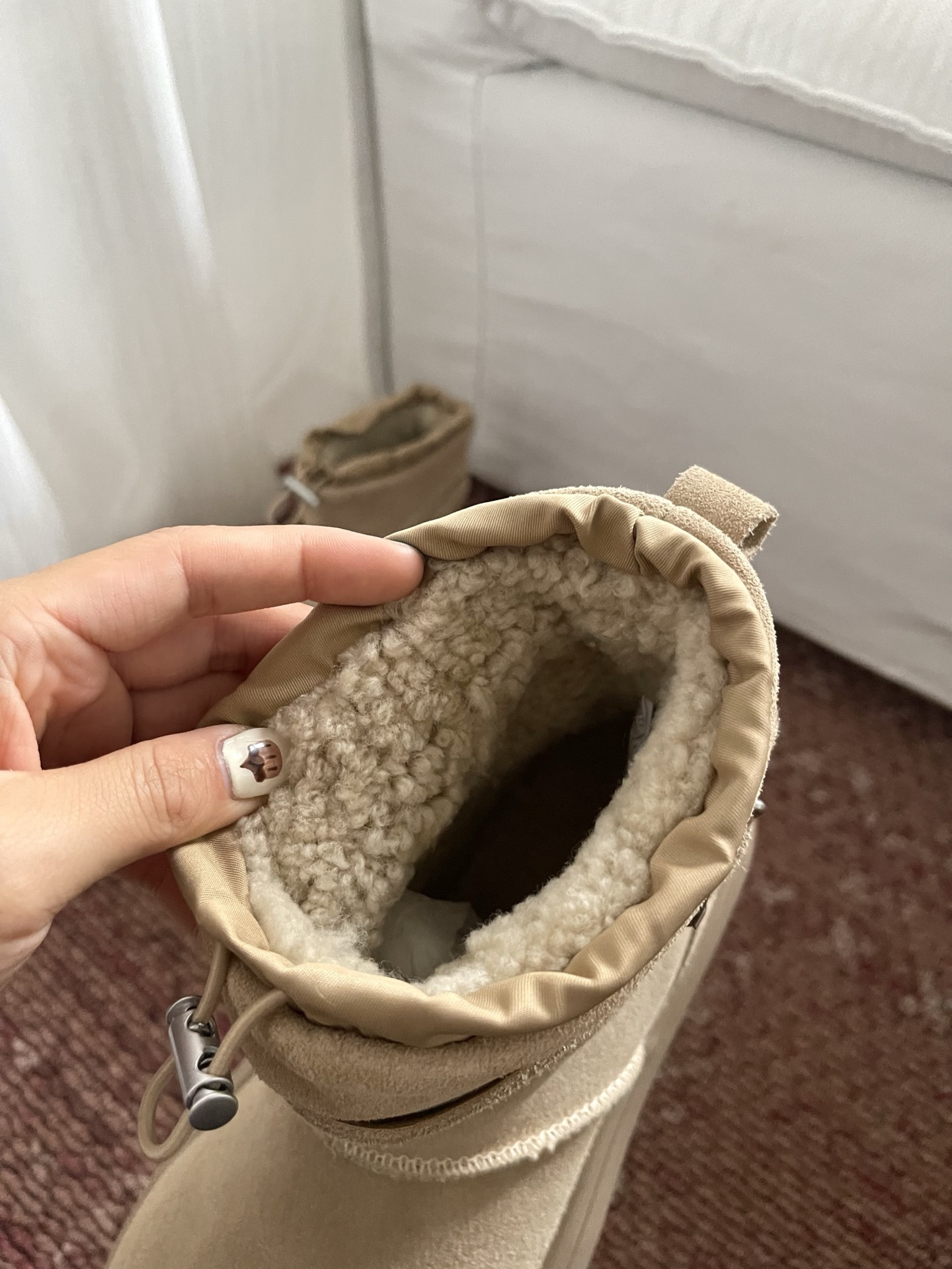 🔥𝐔.𝐠𝐠 抽绳王一博土豆靴▪️ 鞋面是自带高级感的磨砂皮,质感绝了!▪️ 鞋口的抽绳设计太心机!收紧是