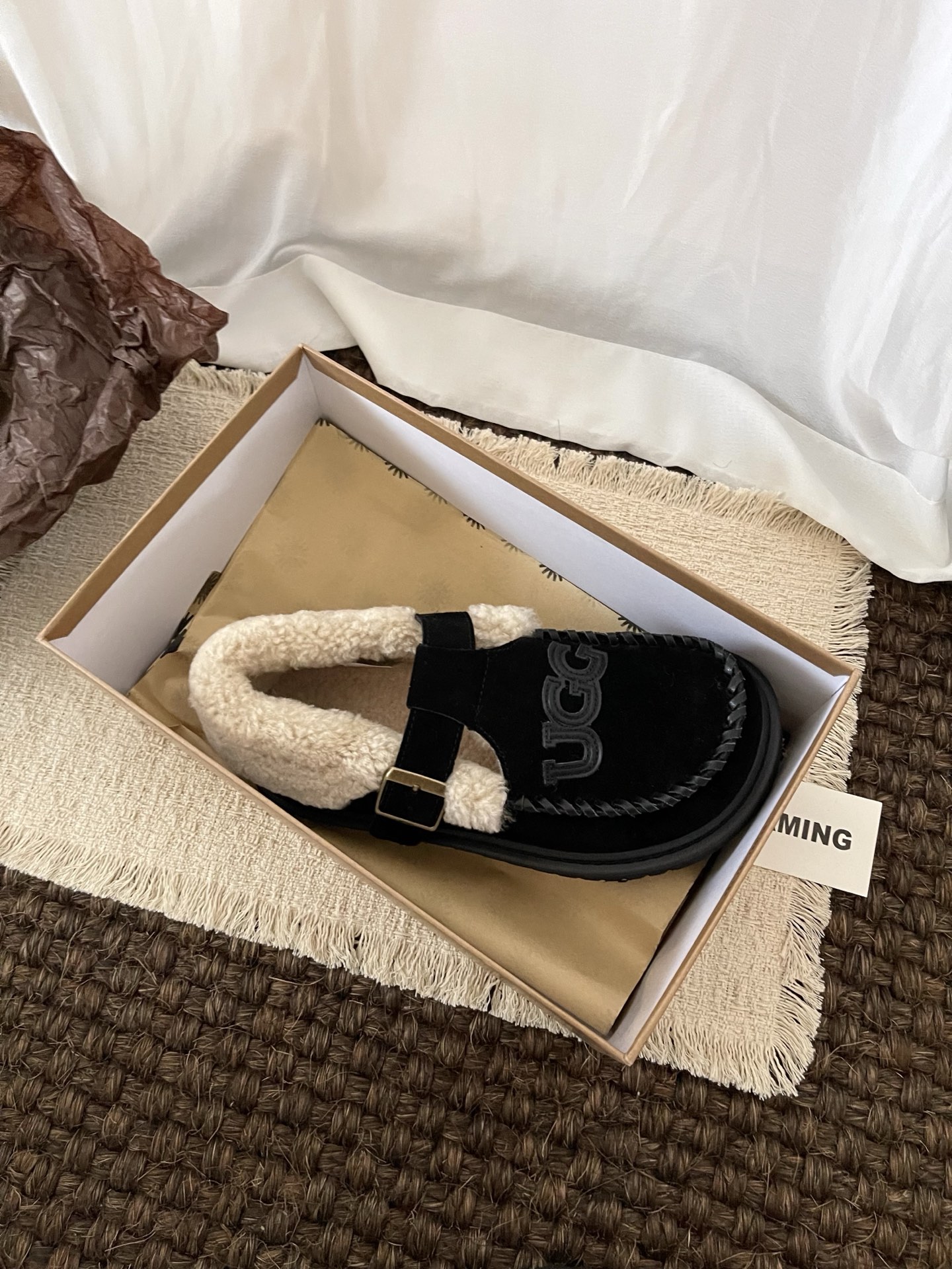 🔥𝐔*𝐠 ₂₀₂₅ . 翻毛泰迪乐福鞋鞋面皮革缝制logo 质感超棒翻毛搭扣设计 满满精致复古风牛反绒搭