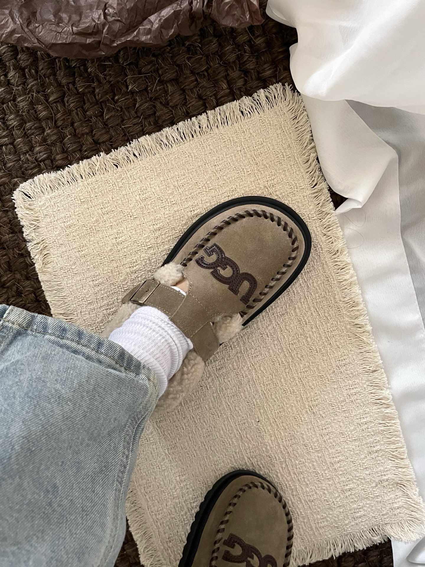 🔥𝐔*𝐠 ₂₀₂₅ . 翻毛泰迪乐福鞋鞋面皮革缝制logo 质感超棒翻毛搭扣设计 满满精致复古风牛反绒搭