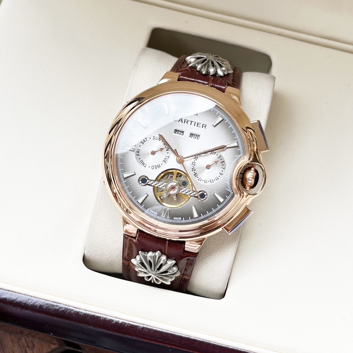 Cartier 白壳 玫金壳 【全新风格 】卡地亚-Cartier 男士腕表 全自动机械机芯 矿物强化玻璃 316L精钢表壳 真皮表带 休闲 商务 尺寸:径44mm 厚度12mm