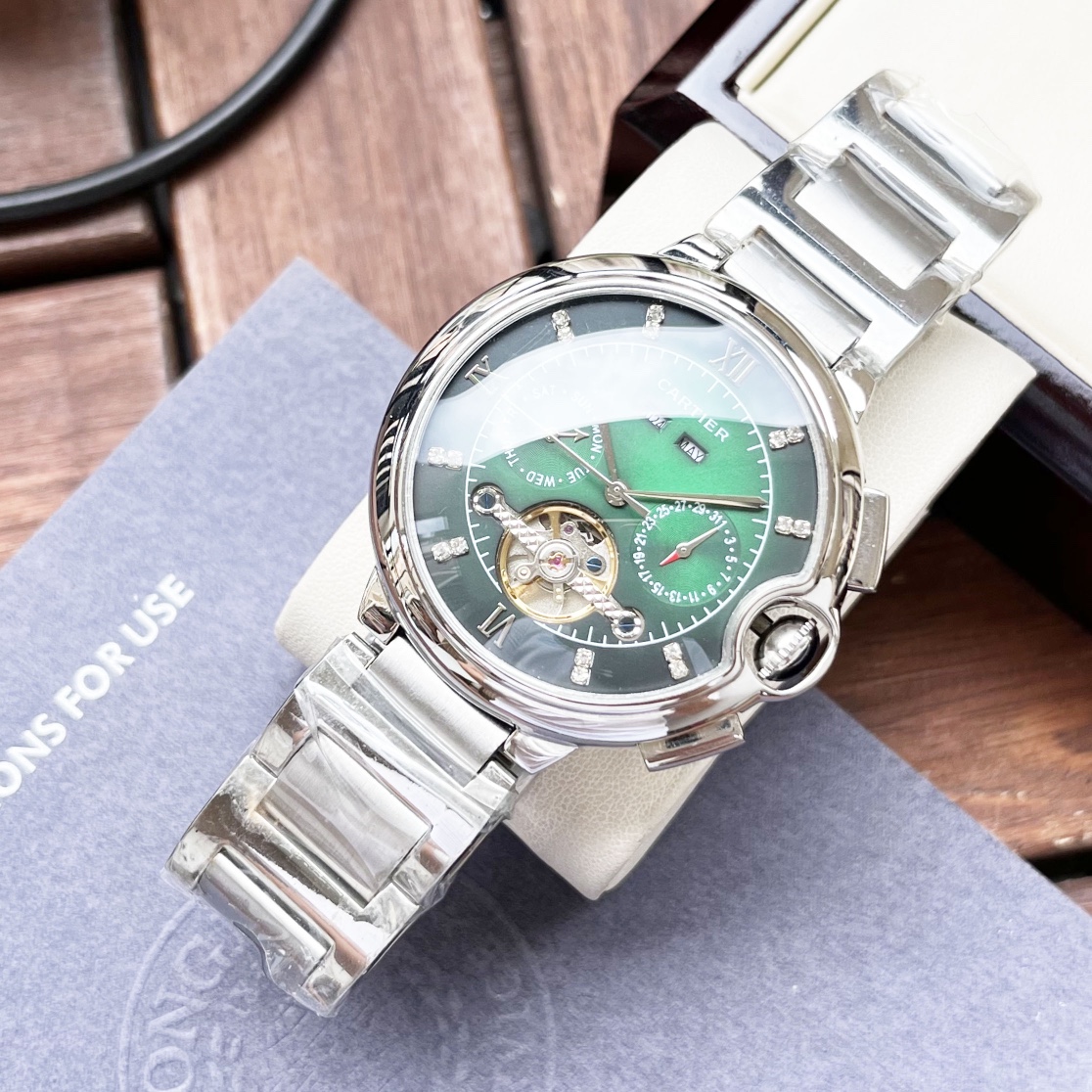 Cartier 白壳 玫金壳 【 风格 优雅 】卡地亚-Cartier 男士腕表 全自动机械机芯 矿物强化玻璃 316L精钢表壳 精钢表带 设计 商务休闲 尺寸:直径44mm 厚度12mm