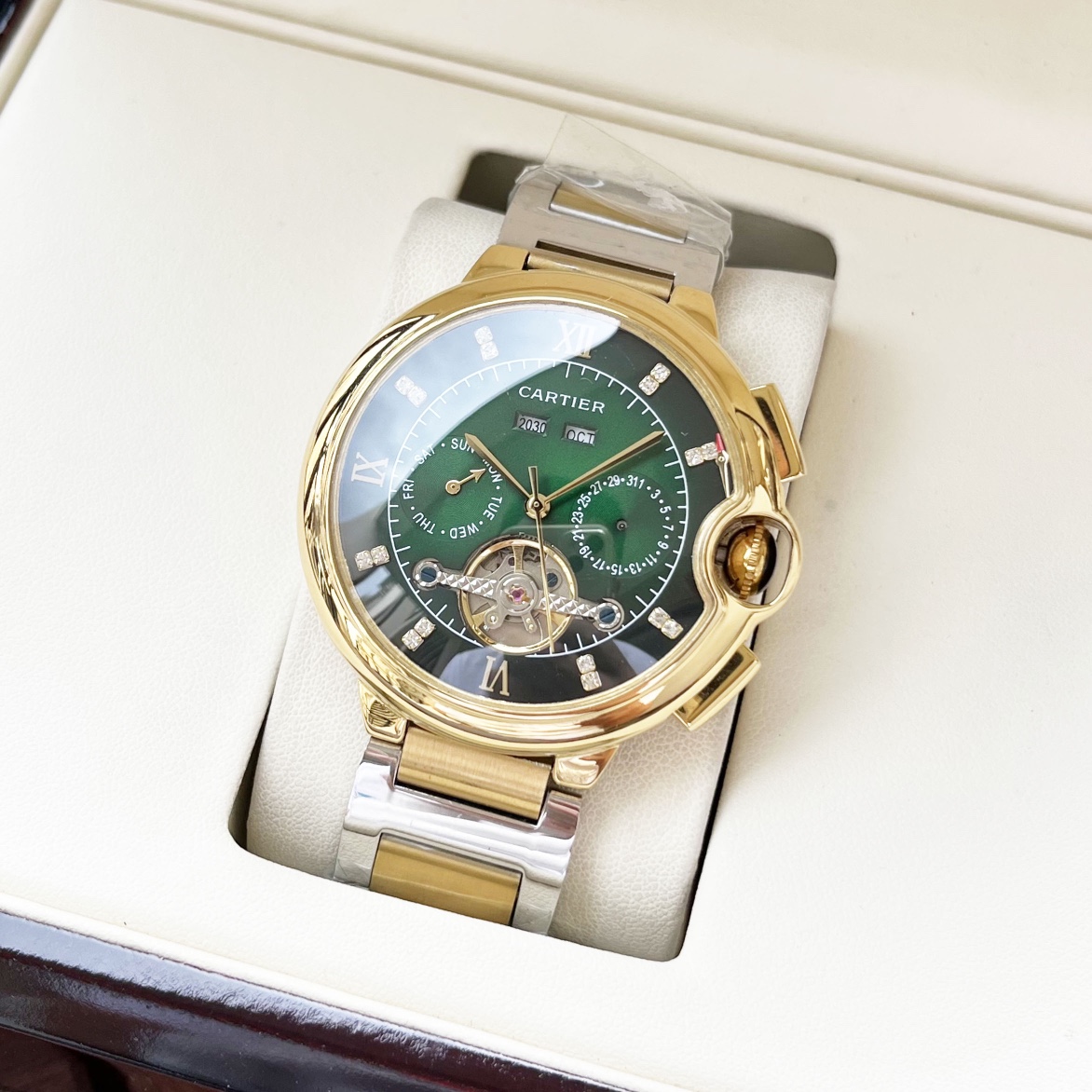 Cartier 白壳 玫金壳 【 风格 优雅 】卡地亚-Cartier 男士腕表 全自动机械机芯 矿物强化玻璃 316L精钢表壳 精钢表带 设计 商务休闲 尺寸:直径44mm 厚度12mm