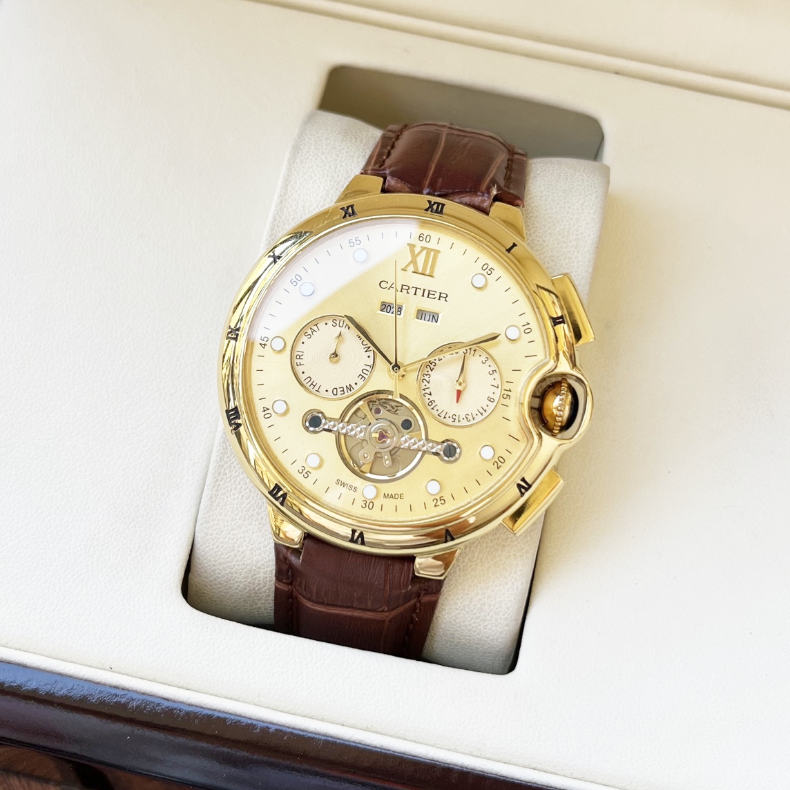 Cartier 白壳 玫瑰金 【典雅气质 】卡地亚-Cartier 男士腕表 全自动机械机芯 矿物强化玻璃 316L精钢表壳 真皮表带 休闲 商务 尺寸:径44mm 厚度12mm