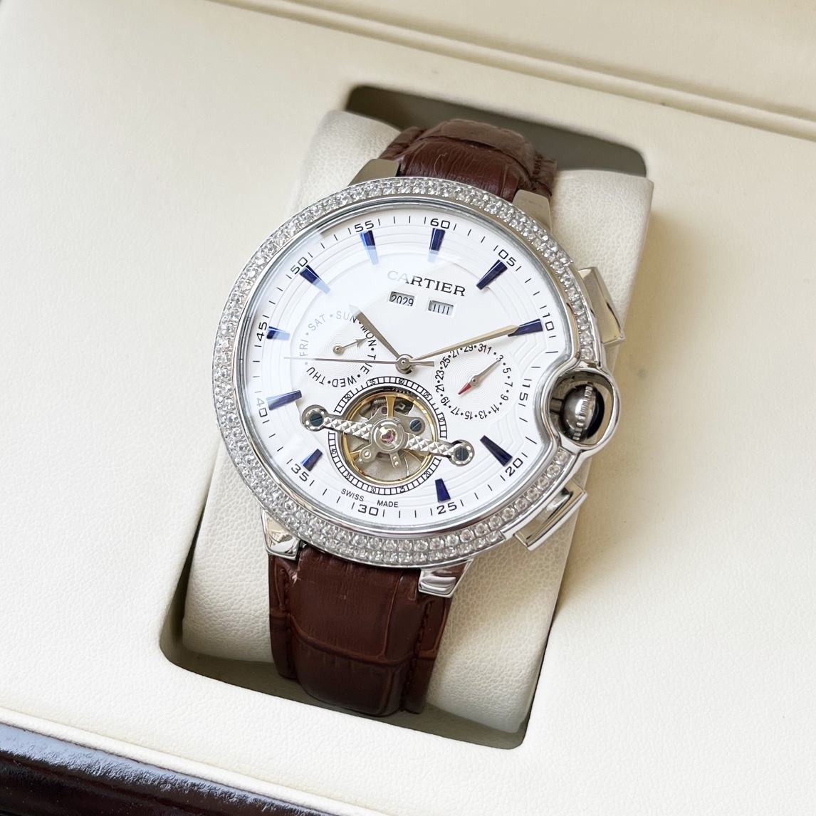 NO:393630,White shell, rose gold shell. [New style, classic hot sale] Cartier-Cartier men's watch, fully automatic mechanical movement, mineral reinforced glass, 316L stainless steel case, leather strap, fashion and casual, business must-have Size: diameter 44mm, thickness 12mm,, cartier, cartier19860909白壳,玫金壳.【全新风格 经典热卖】卡地亚-Cartier 男士腕表 全自动机械机芯 矿物强化玻璃 316L精钢表壳 真皮表带 时尚休闲 商务必备 尺寸:直径44mm 厚度12mm,,cartier,cartier,Watch