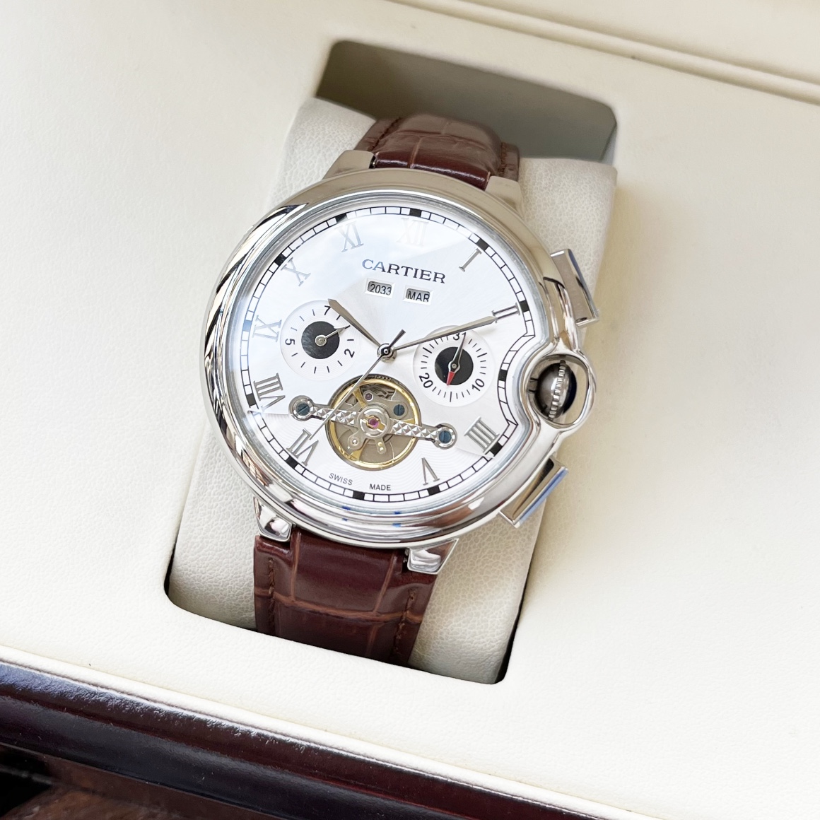 Cartier 白壳 玫瑰金 【典雅气质 】卡地亚-Cartier 男士腕表 全自动机械机芯 矿物强化玻璃 316L精钢表壳 真皮表带 休闲 商务 尺寸:直径44mm 厚度12mm