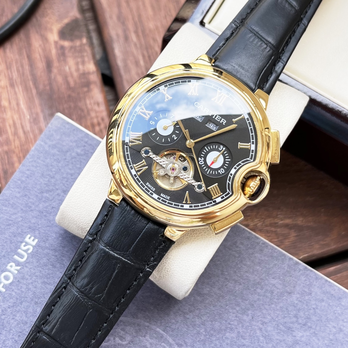 Cartier 白壳 玫瑰金 【典雅气质 】卡地亚-Cartier 男士腕表 全自动机械机芯 矿物强化玻璃 316L精钢表壳 真皮表带 休闲 商务 尺寸:直径44mm 厚度12mm