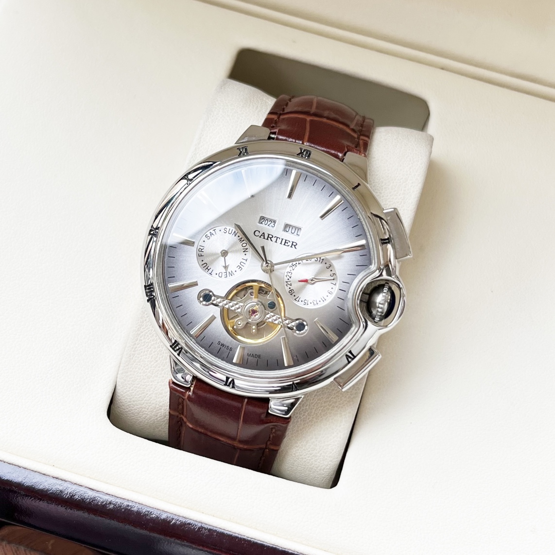 Cartier 白壳 玫瑰金 【全新风格 】卡地亚-Cartier 男士腕表 全自动机械机芯 矿物强化玻璃 316L精钢表壳 真皮表带 休闲 商务 尺寸:径44mm 厚度12mm