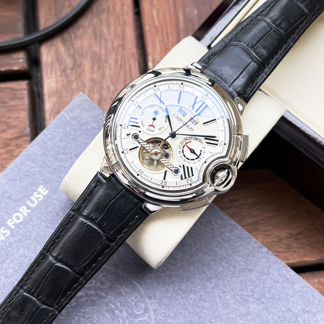 Cartier 全新设计 典雅 卡地亚-Cartier 男士腕表 全自动机械机芯 矿物强化玻璃 316L精钢表壳 真皮表带 休闲 商务 尺寸:径44mm 厚度12mm