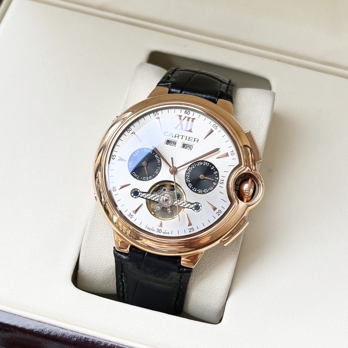 NO:394312,White shell, rose gold, steel belt. [New style, classic hot sale] Cartier-Cartier men's watch Fully automatic mechanical movement Mineral reinforced glass 316L stainless steel case Leather/stainless steel strap Fashion and casual Business must-have Size: Diameter 44mm Thickness 12mm, Cartier, Cartier19860909白壳,玫瑰金,钢带.【全新风格 经典热卖】卡地亚-Cartier 男士腕表 全自动机械机芯 矿物强化玻璃 316L精钢表壳 真皮/精钢表带 时尚休闲 商务必备 尺寸:直径44mm 厚度12mm,,cartier,cartier,Watch