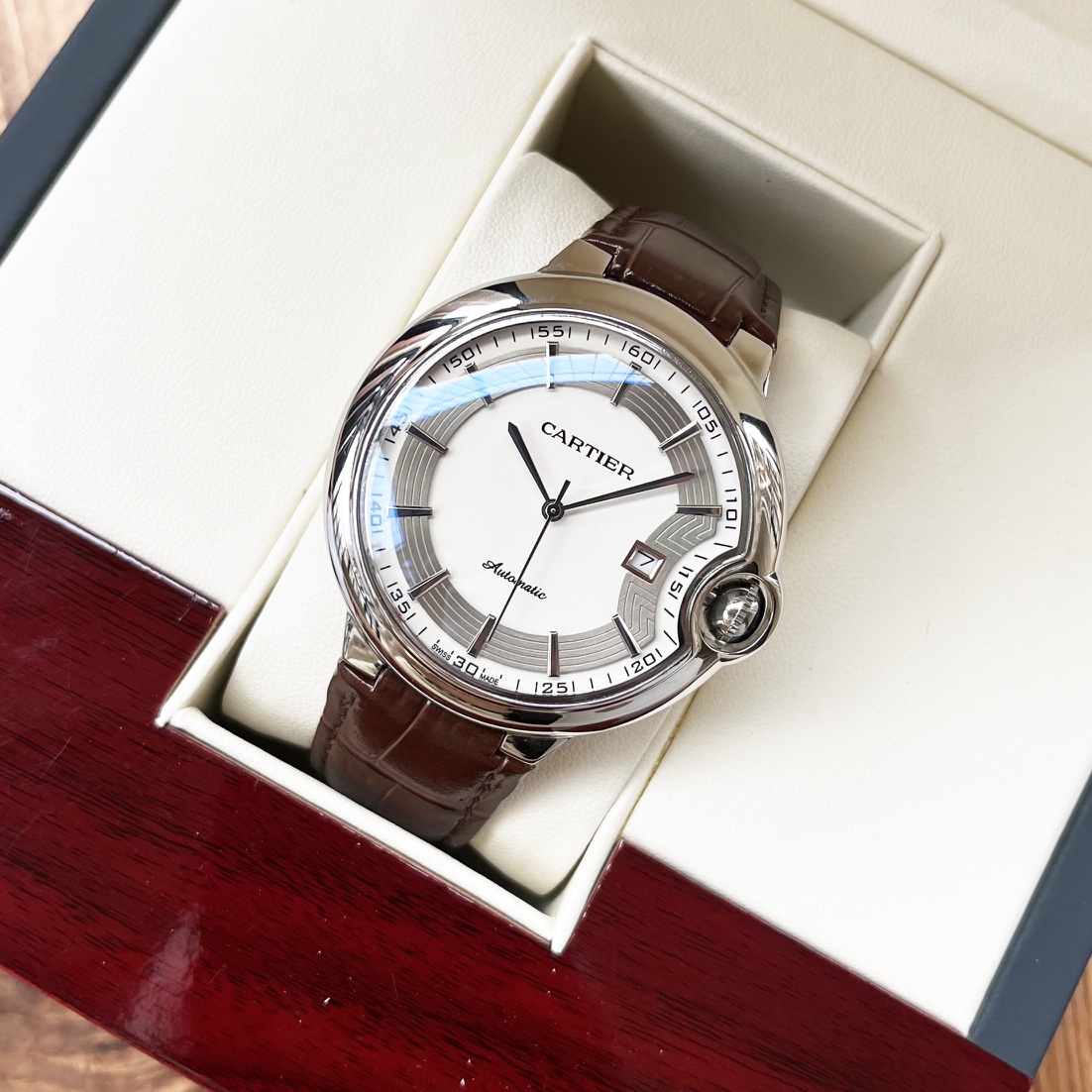 NO:393628,White shell, rose gold. [Simple and fashionable, elegant and generous] Cartier-Cartier men's watch, fully automatic mechanical movement, mineral reinforced glass, 316L stainless steel case, leather strap, brand new style, business and casual, dimensions: diameter 44mm, thickness 12mm,, cartier, cartier19860909白壳,玫瑰金.【简约时尚 优雅大方】卡地亚-Cartier 男士腕表 全自动机械机芯 矿物强化玻璃 316L精钢表壳 真皮表带 全新风格 商务休闲 尺寸:直径44mm 厚度12mm,,cartier,cartier,Watch