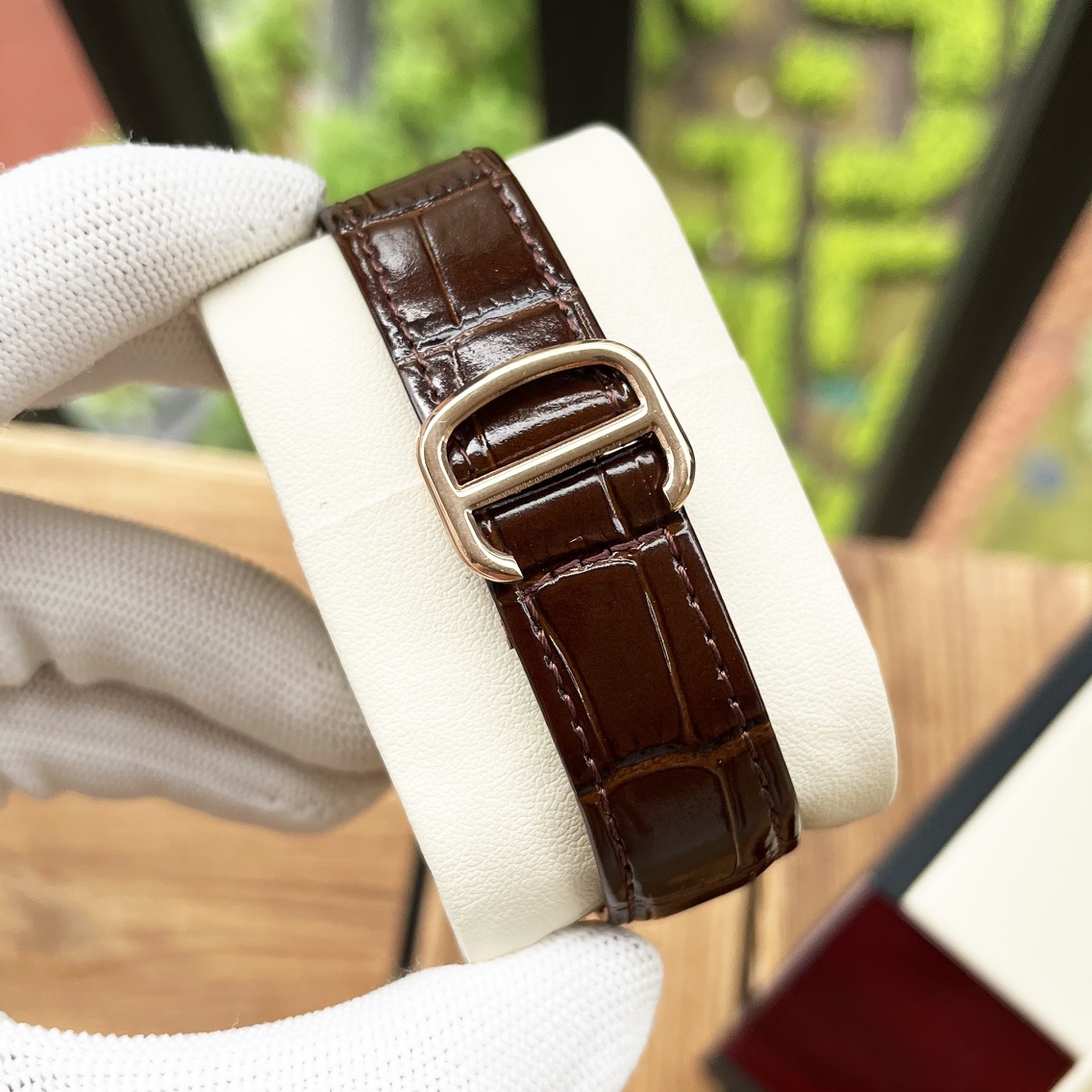 Cartier 白壳 玫瑰金 【简约 优雅大方】卡地亚-Cartier 男士腕表 全自动机械机芯 矿物强化玻璃 316L精钢表壳 真皮表带 全新风格 商务休闲 尺寸:直径44mm 厚度12mm