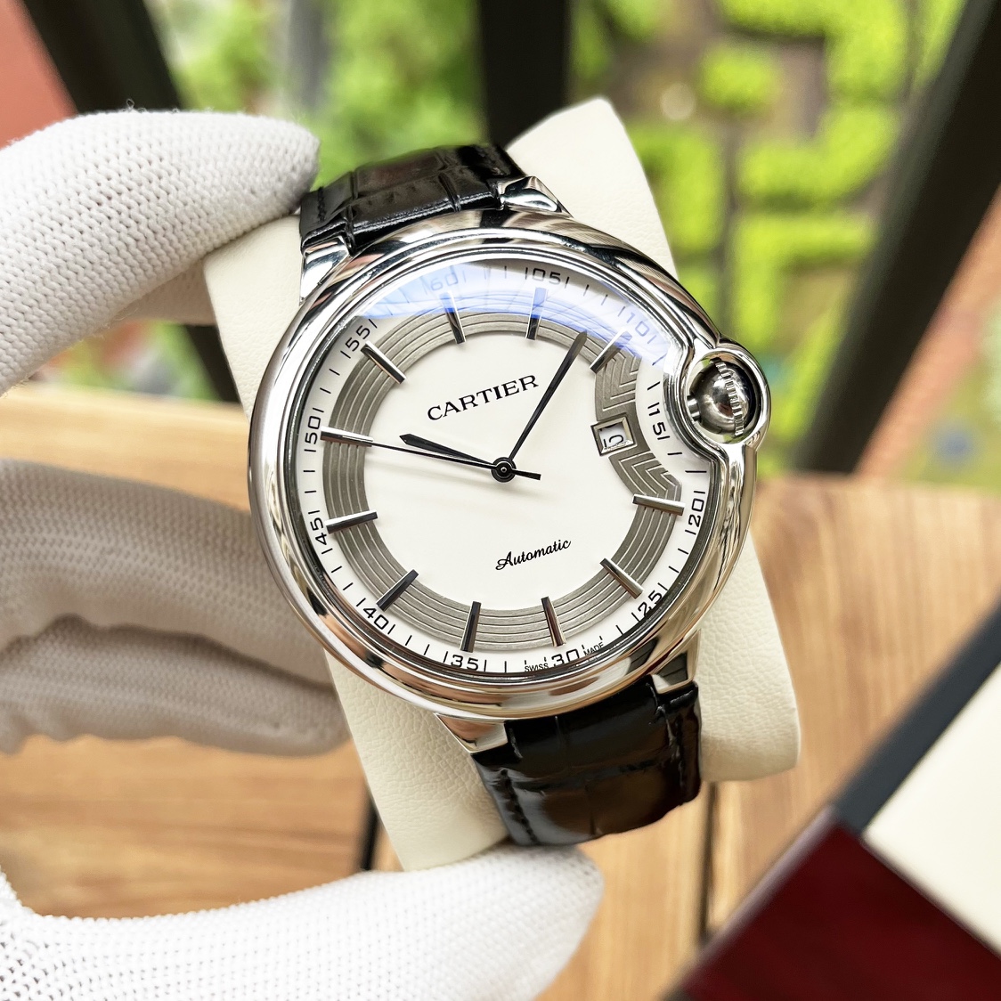 Cartier 白壳 玫瑰金 【简约 优雅大方】卡地亚-Cartier 男士腕表 全自动机械机芯 矿物强化玻璃 316L精钢表壳 真皮表带 全新风格 商务休闲 尺寸:直径44mm 厚度12mm