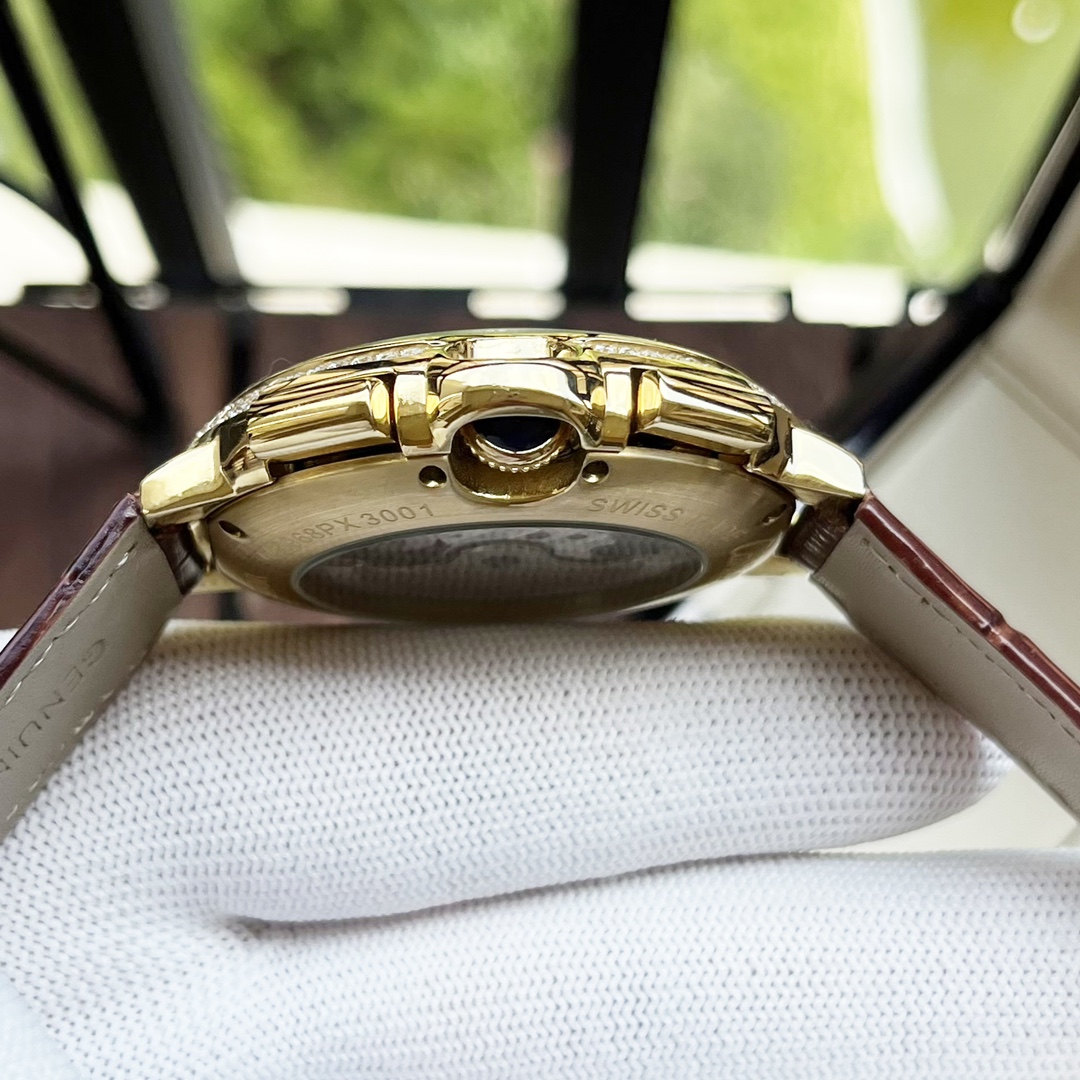 Cartier 白壳670 玫金壳690 【全新风格 】卡地亚-Cartier 男士腕表 全自动机械机芯 矿物强化玻璃 316L精钢表壳 真皮表带 休闲 商务 尺寸:径44mm 厚度12mm