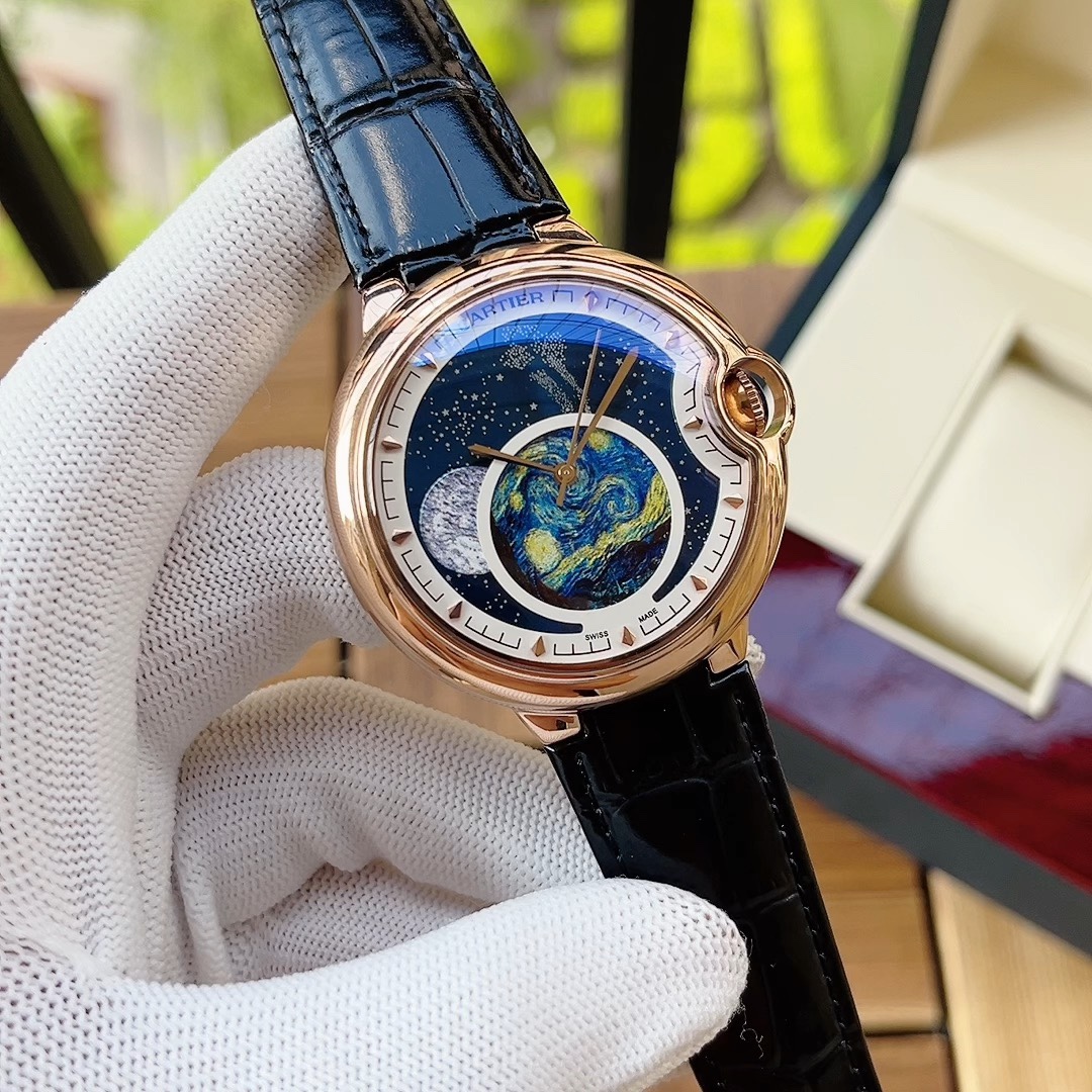Cartier 简约设计 优雅大方卡地亚-Cartier 男士腕表 全自动机械机芯 矿物强化玻璃 316L精钢表壳 精钢/真皮表带 商务休闲 绅士 尺寸:径44mm 厚度12mm