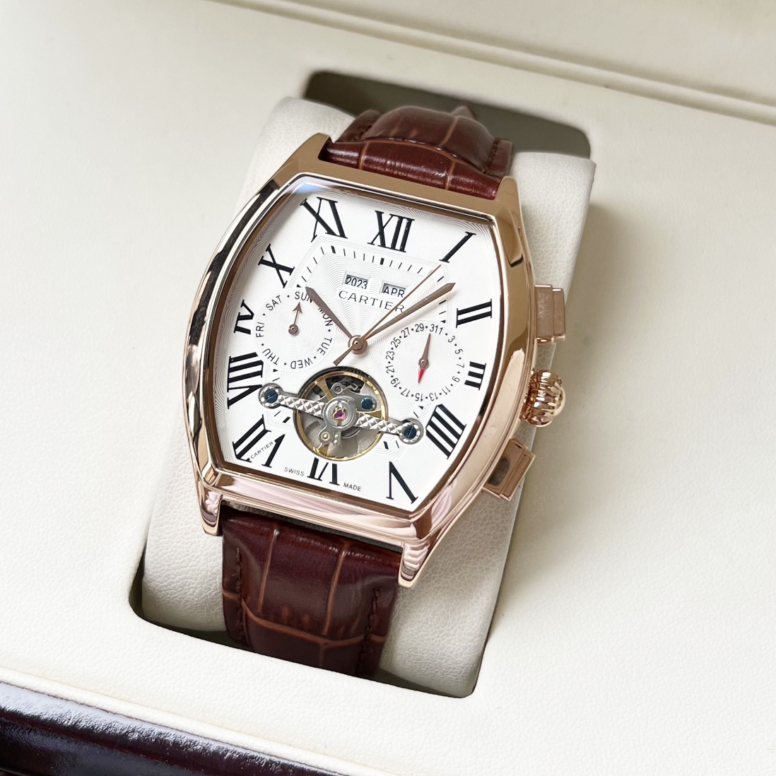 Cartier 白壳 玫金壳 【全新风格 】卡地亚-Cartier 男士腕表 全自动机械机芯 矿物强化玻璃 316L精钢表壳 真皮表带 休闲 商务 尺寸:径44mm 厚度12mm