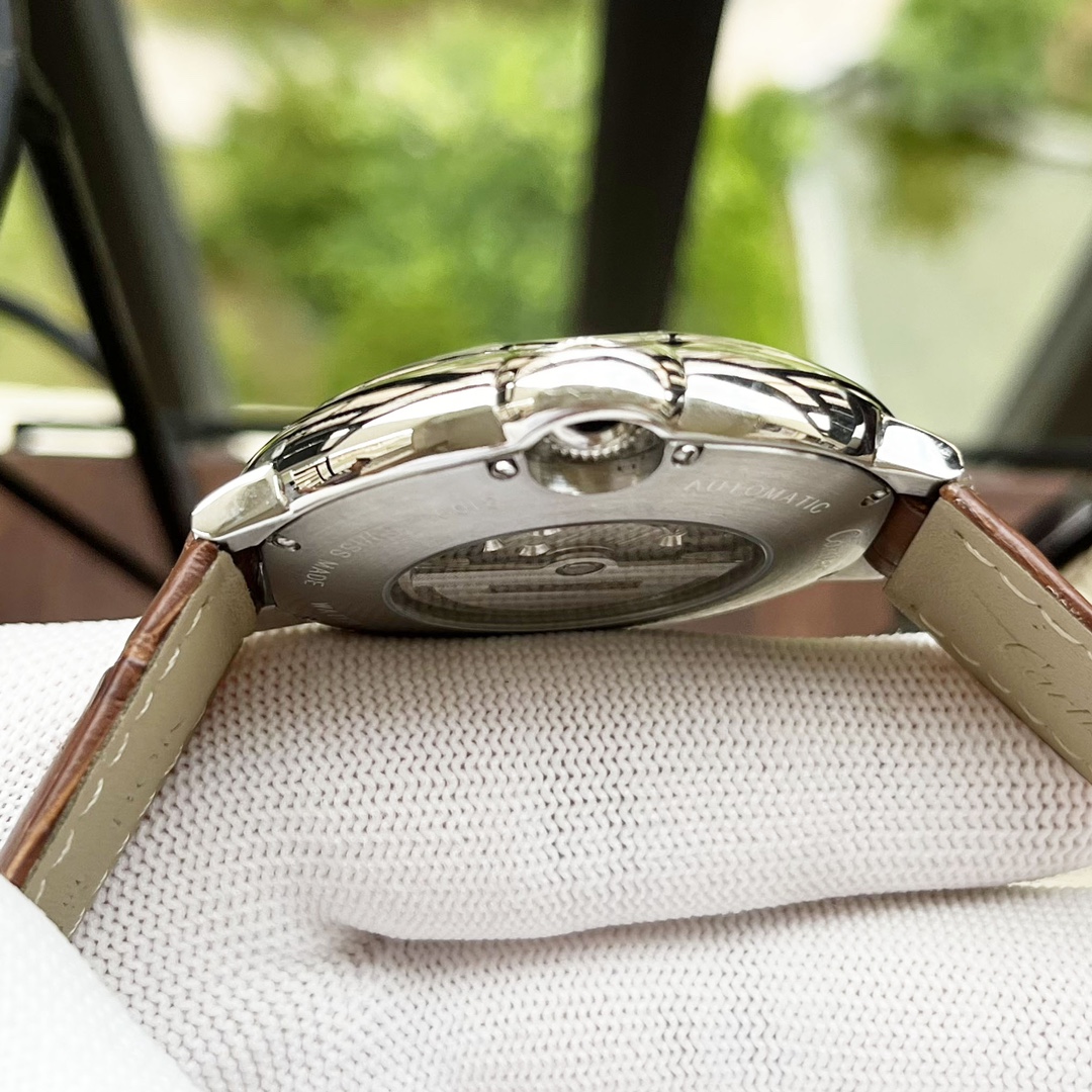 Cartier 白壳5 玫金壳 钢带+30 【全新风格 】卡地亚-Cartier 男士腕表 全自动机械机芯 矿物强化玻璃 316L精钢表壳 真皮/精钢表带 休闲 商务 尺寸:径44mm 厚度12mm