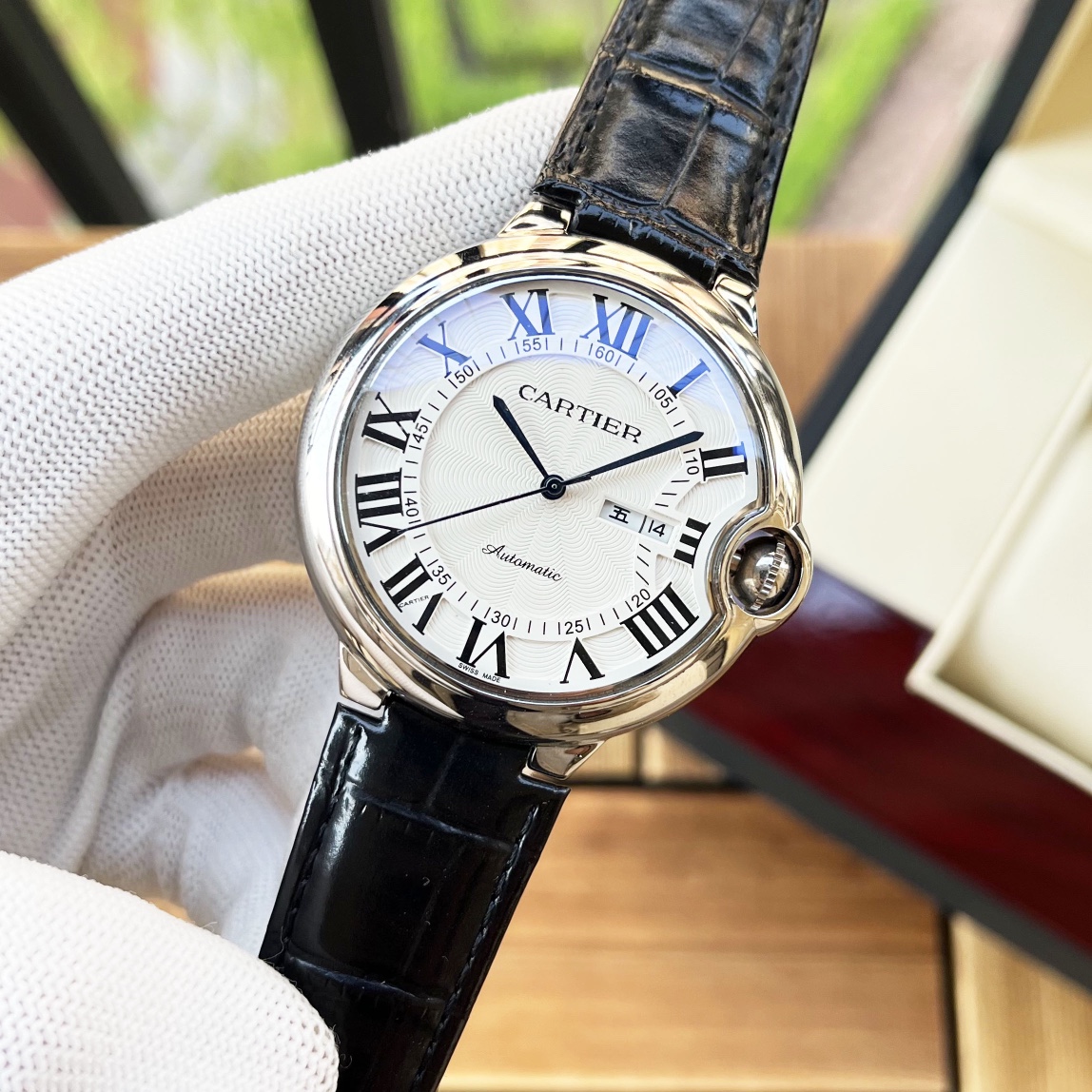 Cartier 白壳 玫瑰金 【简约 优雅大方】卡地亚-Cartier 男士腕表 全自动机械机芯 矿物强化玻璃 316L精钢表壳 真皮表带 全新风格 商务休闲 尺寸:径44mm 厚度12mm