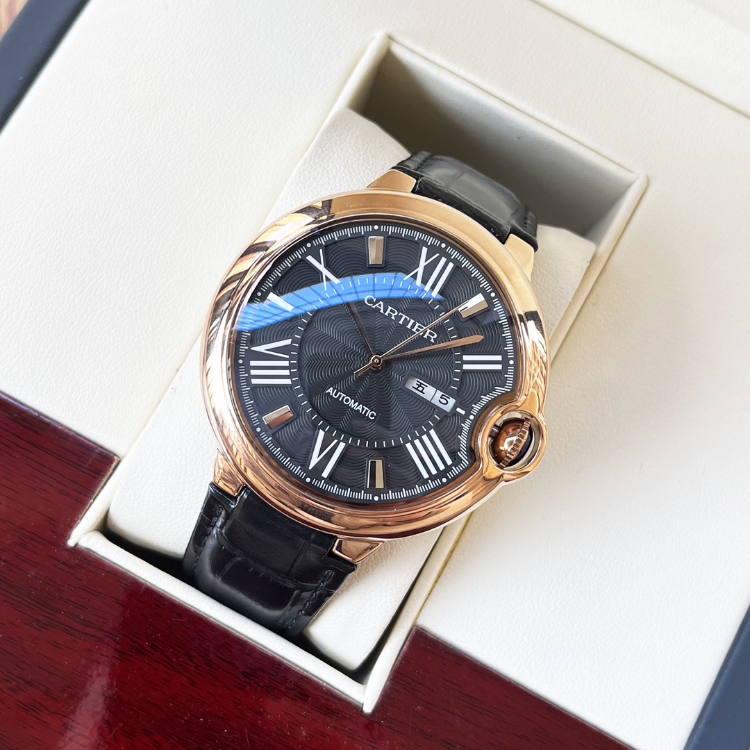 Cartier 白壳 玫瑰金 【简约 优雅大方】卡地亚-Cartier 男士腕表 全自动机械机芯 矿物强化玻璃 316L精钢表壳 真皮表带 全新风格 商务休闲 尺寸:径44mm 厚度12mm