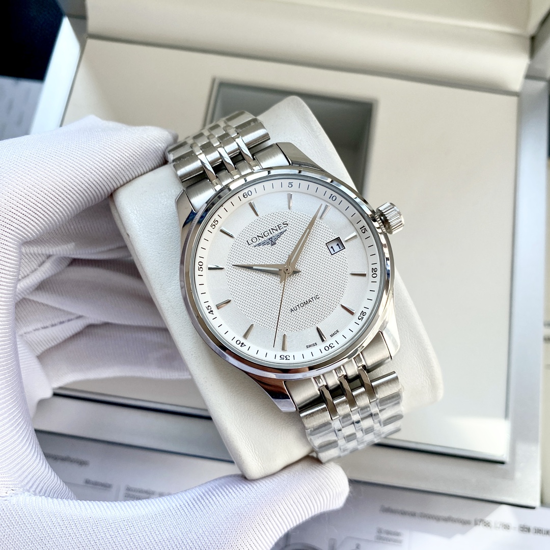 NO:393622,White shell, gold shell, steel belt, Citizen. Classic upgrades again, two movements are free to choose. Longines - Longines boutique men's watch classic large three-needle design, noble and elegant, gentlemanly style, excellent quality, hot selling throughout the city. It uses fully automatic machinery/Citizen 8215 movement, top 316 stainless steel case strap, super mineral mirror, diameter 40mm excellent production, longines19860909白壳,金壳,钢带,西铁城. 经典再次升级,两种机芯随意选择 浪琴-Longines 精品男士腕表表经典大三针设计,尊贵大气,绅士风范,卓越品质,热卖全城.采用全自动机械/西铁城8215机芯,顶级316精钢表壳表带,矿物质超强镜面,直径40mm卓越出品 精品不断,,longines,Watch
