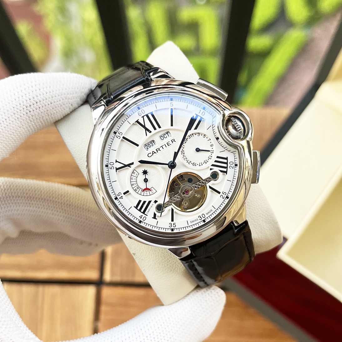 Cartier 白壳 玫瑰金 【全新风格 】卡地亚-Cartier 男士腕表 全自动机械机芯 矿物强化玻璃 316L精钢表壳 真皮表带 休闲 商务 尺寸:直径44mm 厚度12mm