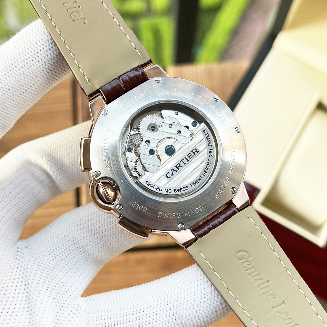 Cartier 白壳 玫瑰金 【全新风格 】卡地亚-Cartier 男士腕表 全自动机械机芯 矿物强化玻璃 316L精钢表壳 真皮表带 休闲 商务 尺寸:直径44mm 厚度12mm