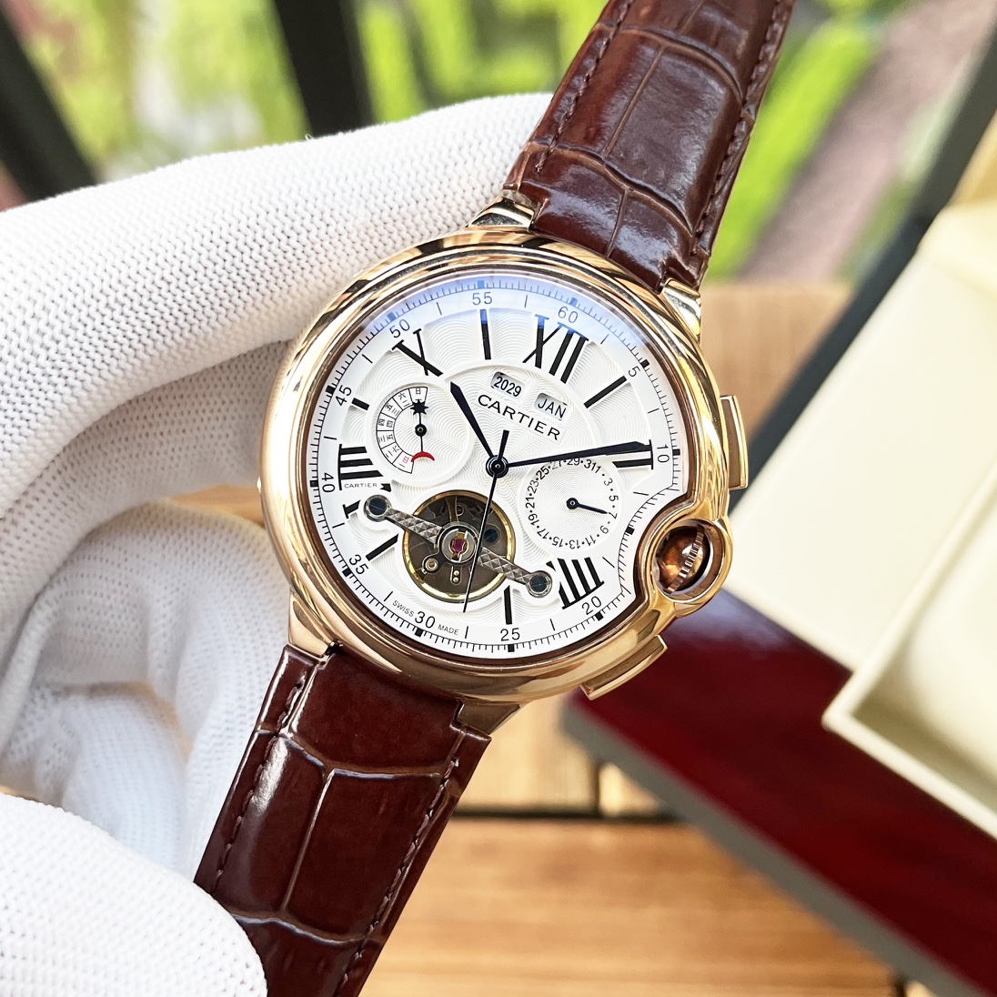 Cartier 白壳 玫瑰金 【全新风格 】卡地亚-Cartier 男士腕表 全自动机械机芯 矿物强化玻璃 316L精钢表壳 真皮表带 休闲 商务 尺寸:径44mm 厚度12mm
